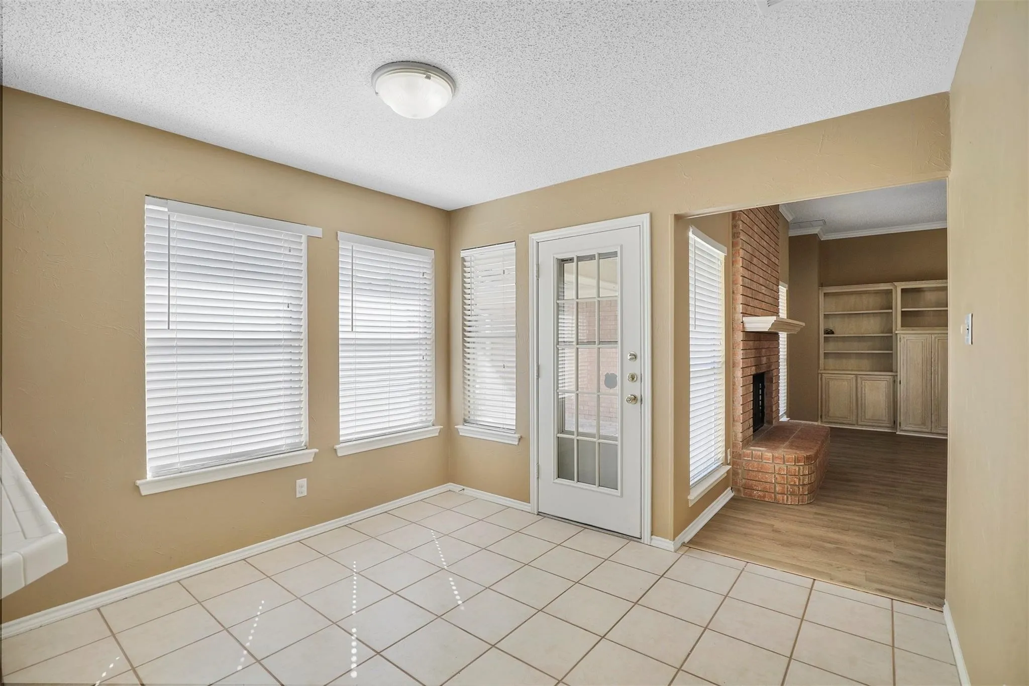 Single Family Residence For Rent in Tarrant County , 3040 Flamingo Circle, Southlake, Texas 76092, 3 Bedroom, 2 Bathroom, 2 Garage spaces, 1,816 Sqft, built in 1992, mls#21385619, Real Estate Agent in Southlake, Homes For Rent in Tarrant county, Homes For Rent in Southlake, Realtor in Southlake Texas, Real Estate Brokerage Independent Realty Texas, Luminita Cordes Realtor