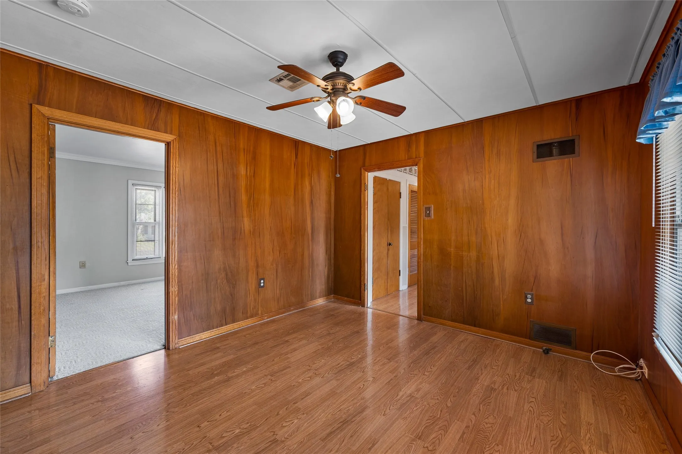 Single Family Residence For Sale in Mc Lennan County , 1336 Sunset Street, Waco, Texas 76710, 3 Bedroom, 1 Bathroom, 1 Garage spaces, 1,319 Sqft, built in 1952, mls#21385495, Real Estate Agent in Waco, Homes For Sale in Mc Lennan county, Homes For Sale in Waco, Realtor in Waco Texas, Real Estate Brokerage Independent Realty Texas, Luminita Cordes Realtor