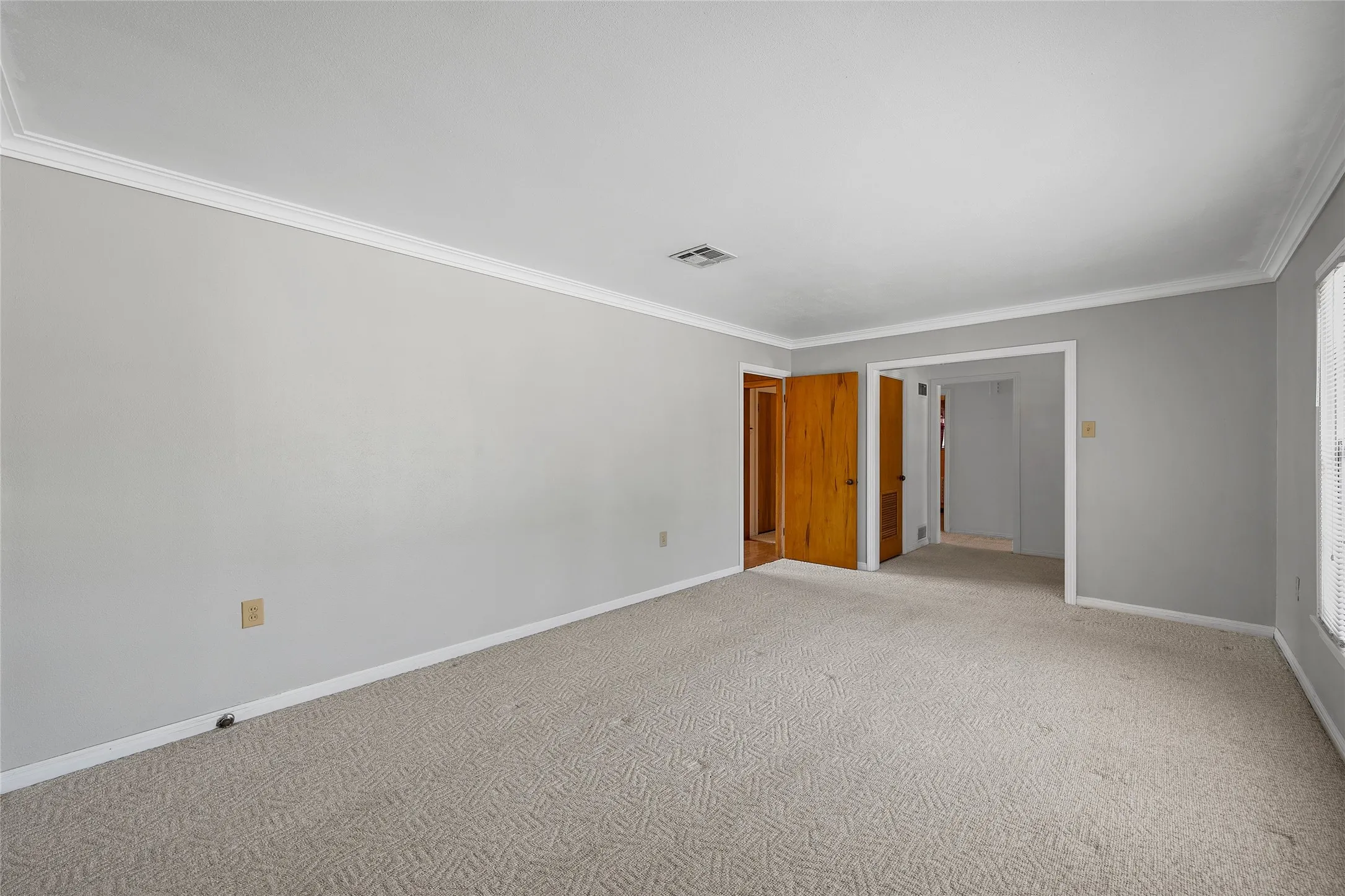 Single Family Residence For Sale in Mc Lennan County , 1336 Sunset Street, Waco, Texas 76710, 3 Bedroom, 1 Bathroom, 1 Garage spaces, 1,319 Sqft, built in 1952, mls#21385495, Real Estate Agent in Waco, Homes For Sale in Mc Lennan county, Homes For Sale in Waco, Realtor in Waco Texas, Real Estate Brokerage Independent Realty Texas, Luminita Cordes Realtor
