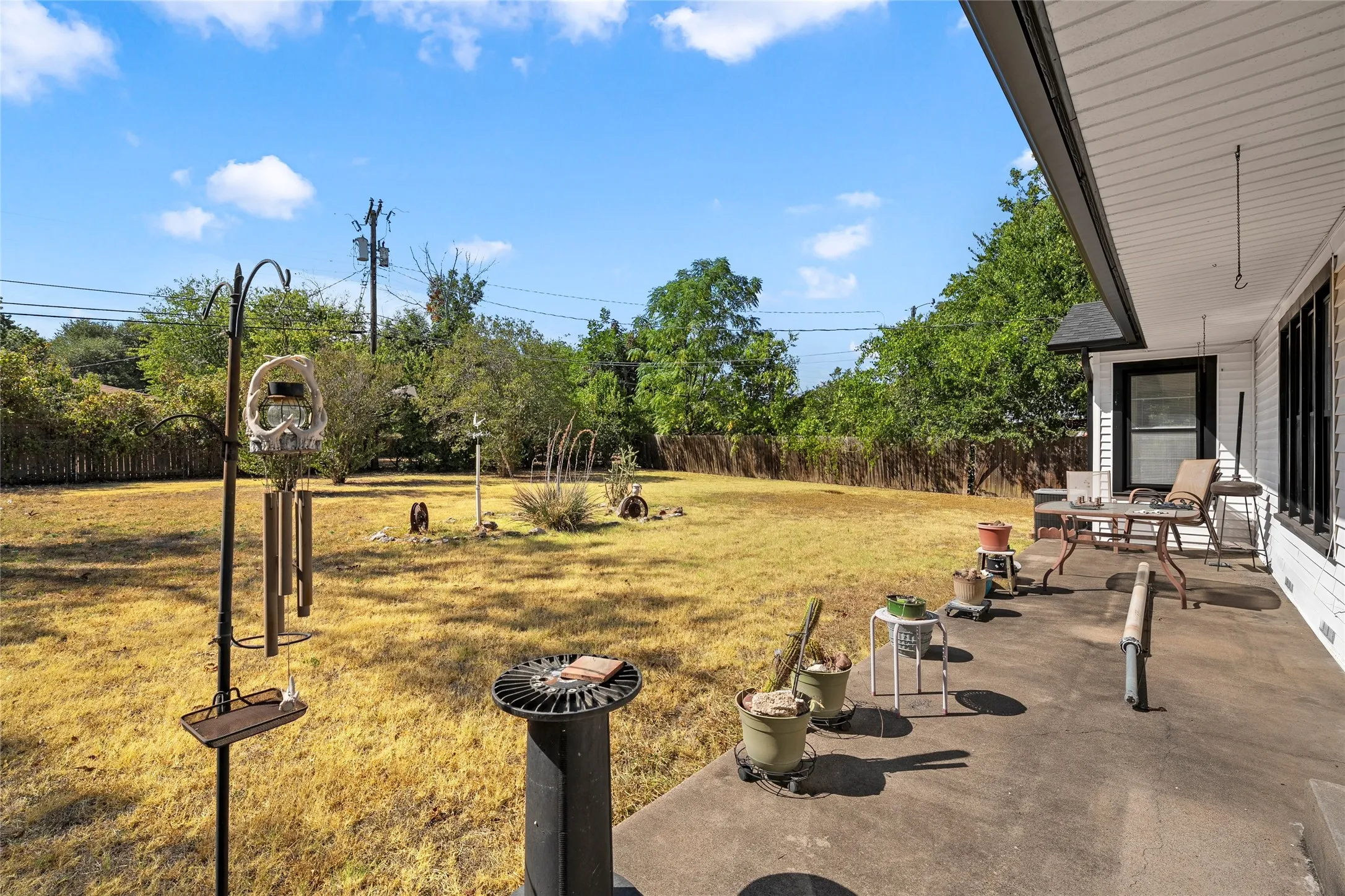 Single Family Residence For Sale in Mc Lennan County , 1336 Sunset Street, Waco, Texas 76710, 3 Bedroom, 1 Bathroom, 1 Garage spaces, 1,319 Sqft, built in 1952, mls#21385495, Real Estate Agent in Waco, Homes For Sale in Mc Lennan county, Homes For Sale in Waco, Realtor in Waco Texas, Real Estate Brokerage Independent Realty Texas, Luminita Cordes Realtor