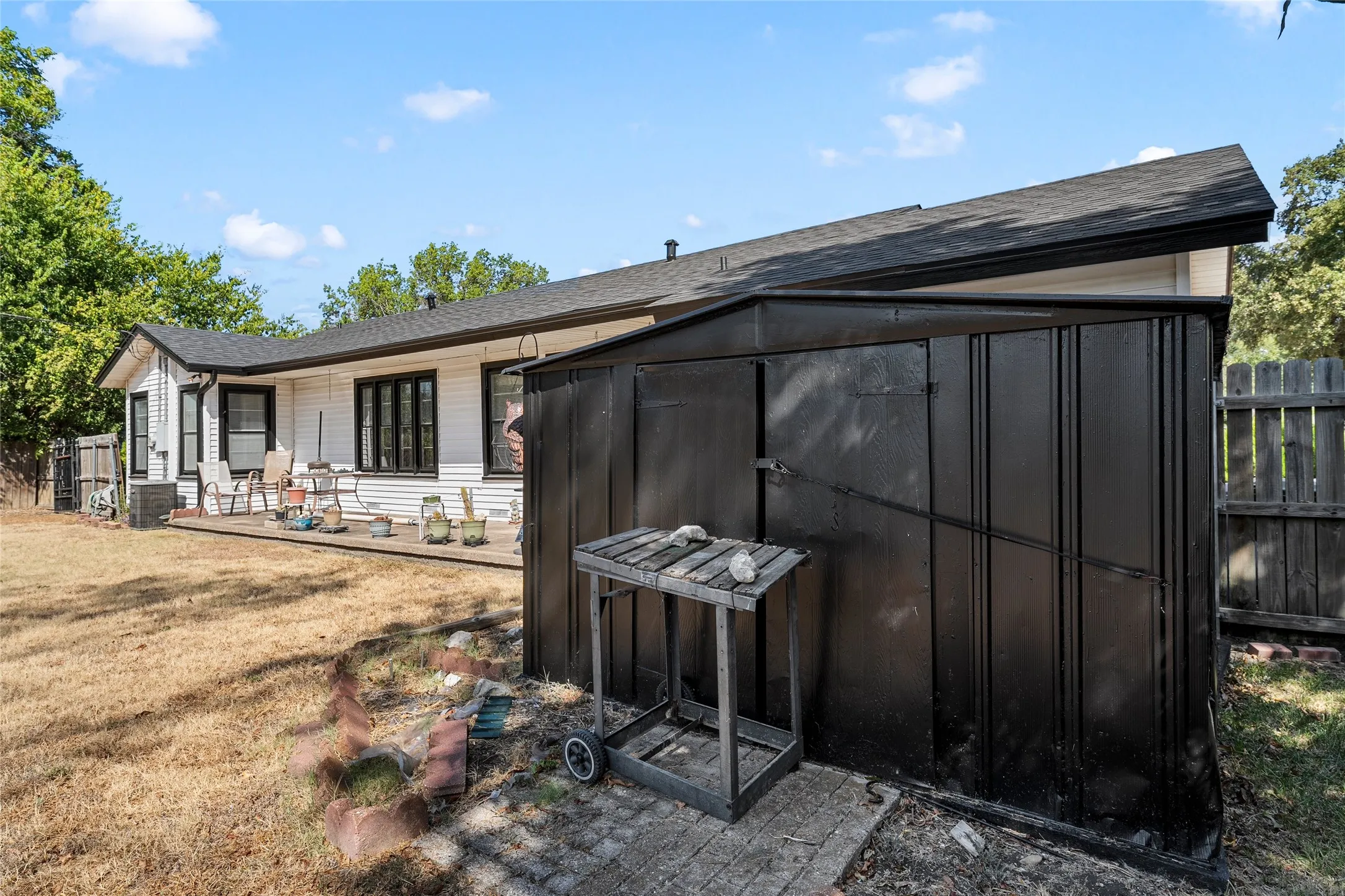 Single Family Residence For Sale in Mc Lennan County , 1336 Sunset Street, Waco, Texas 76710, 3 Bedroom, 1 Bathroom, 1 Garage spaces, 1,319 Sqft, built in 1952, mls#21385495, Real Estate Agent in Waco, Homes For Sale in Mc Lennan county, Homes For Sale in Waco, Realtor in Waco Texas, Real Estate Brokerage Independent Realty Texas, Luminita Cordes Realtor