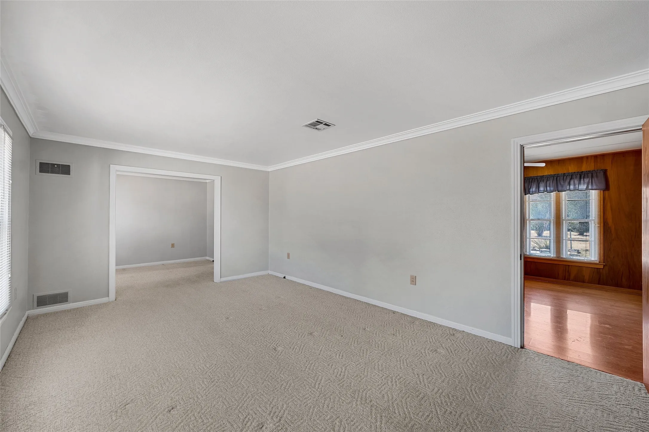 Single Family Residence For Sale in Mc Lennan County , 1336 Sunset Street, Waco, Texas 76710, 3 Bedroom, 1 Bathroom, 1 Garage spaces, 1,319 Sqft, built in 1952, mls#21385495, Real Estate Agent in Waco, Homes For Sale in Mc Lennan county, Homes For Sale in Waco, Realtor in Waco Texas, Real Estate Brokerage Independent Realty Texas, Luminita Cordes Realtor