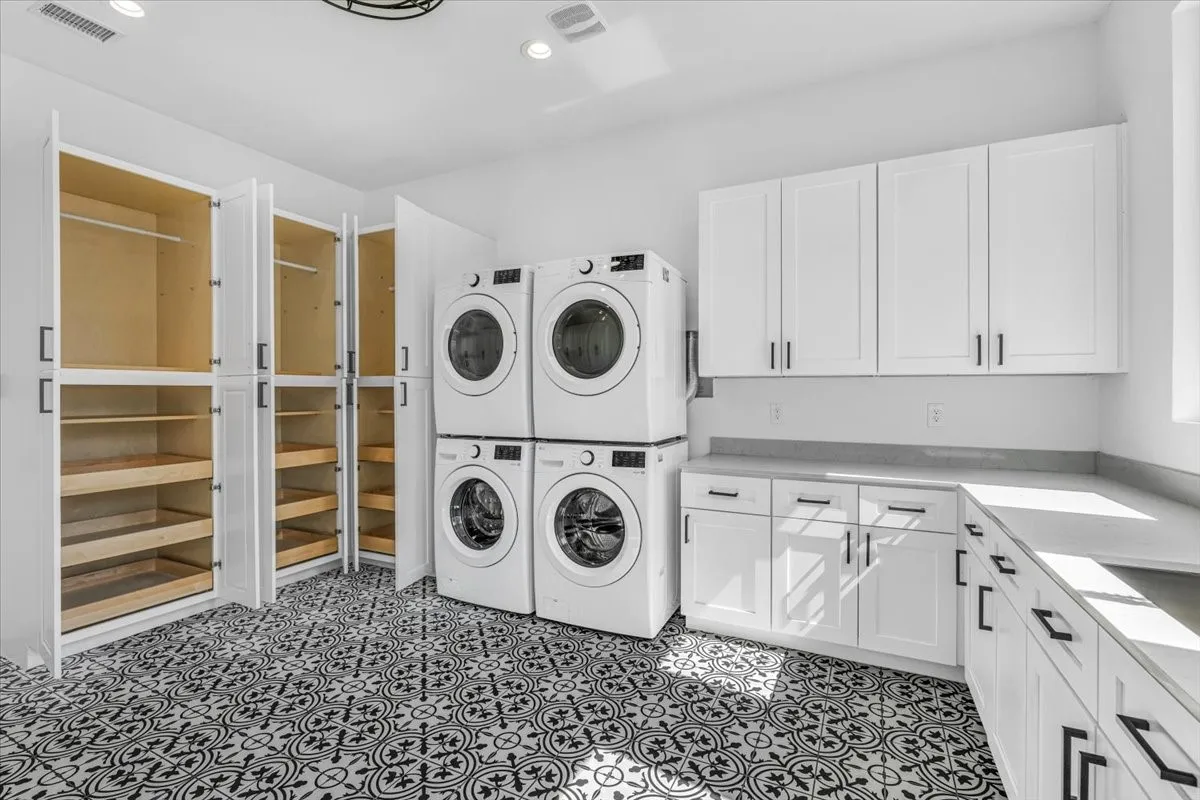 Single Family Residence For Sale in Collin County , 4577 Serenity Trail, Mc Kinney, Texas 75071, 7 Bedroom, 9 Bathroom, 4 Garage spaces, 8,184 Sqft, built in 2023, mls#21380053, Real Estate Agent in Mc Kinney, Homes For Sale in Collin county, Homes For Sale in Mc Kinney, Realtor in Mc Kinney Texas, Real Estate Brokerage Independent Realty Texas, Luminita Cordes Realtor