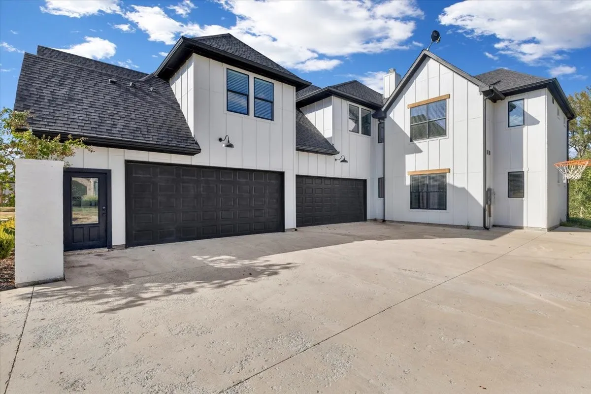 Single Family Residence For Sale in Collin County , 4577 Serenity Trail, Mc Kinney, Texas 75071, 7 Bedroom, 9 Bathroom, 4 Garage spaces, 8,184 Sqft, built in 2023, mls#21380053, Real Estate Agent in Mc Kinney, Homes For Sale in Collin county, Homes For Sale in Mc Kinney, Realtor in Mc Kinney Texas, Real Estate Brokerage Independent Realty Texas, Luminita Cordes Realtor