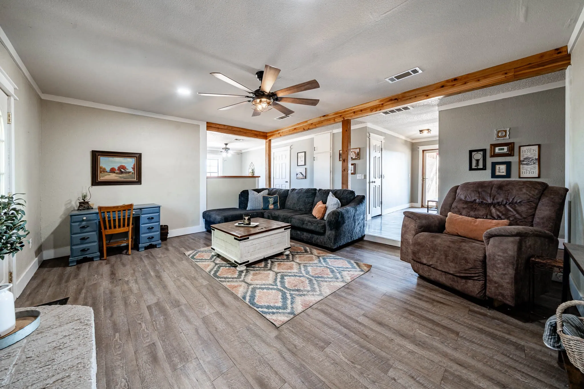 Farm For Sale in Jones County , 20767 CR 309, Abilene, Texas 79601, 3 Bedroom, 2 Bathroom, Garage spaces, 1,925 Sqft, built in 1977, mls#21362052, Real Estate Agent in Abilene, Homes For Sale in Jones county, Homes For Sale in Abilene, Realtor in Abilene Texas, Real Estate Brokerage Independent Realty Texas, Luminita Cordes Realtor