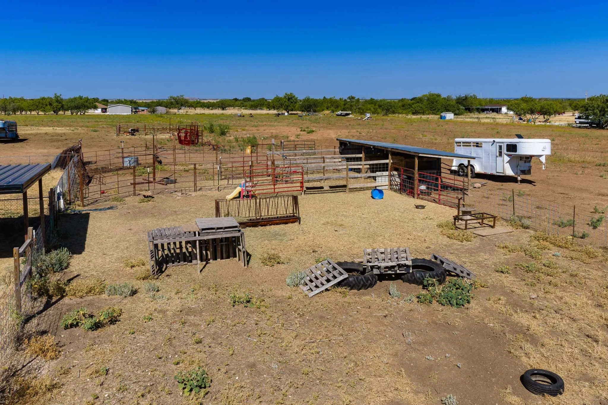 Farm For Sale in Jones County , 20767 CR 309, Abilene, Texas 79601, 3 Bedroom, 2 Bathroom, Garage spaces, 1,925 Sqft, built in 1977, mls#21362052, Real Estate Agent in Abilene, Homes For Sale in Jones county, Homes For Sale in Abilene, Realtor in Abilene Texas, Real Estate Brokerage Independent Realty Texas, Luminita Cordes Realtor