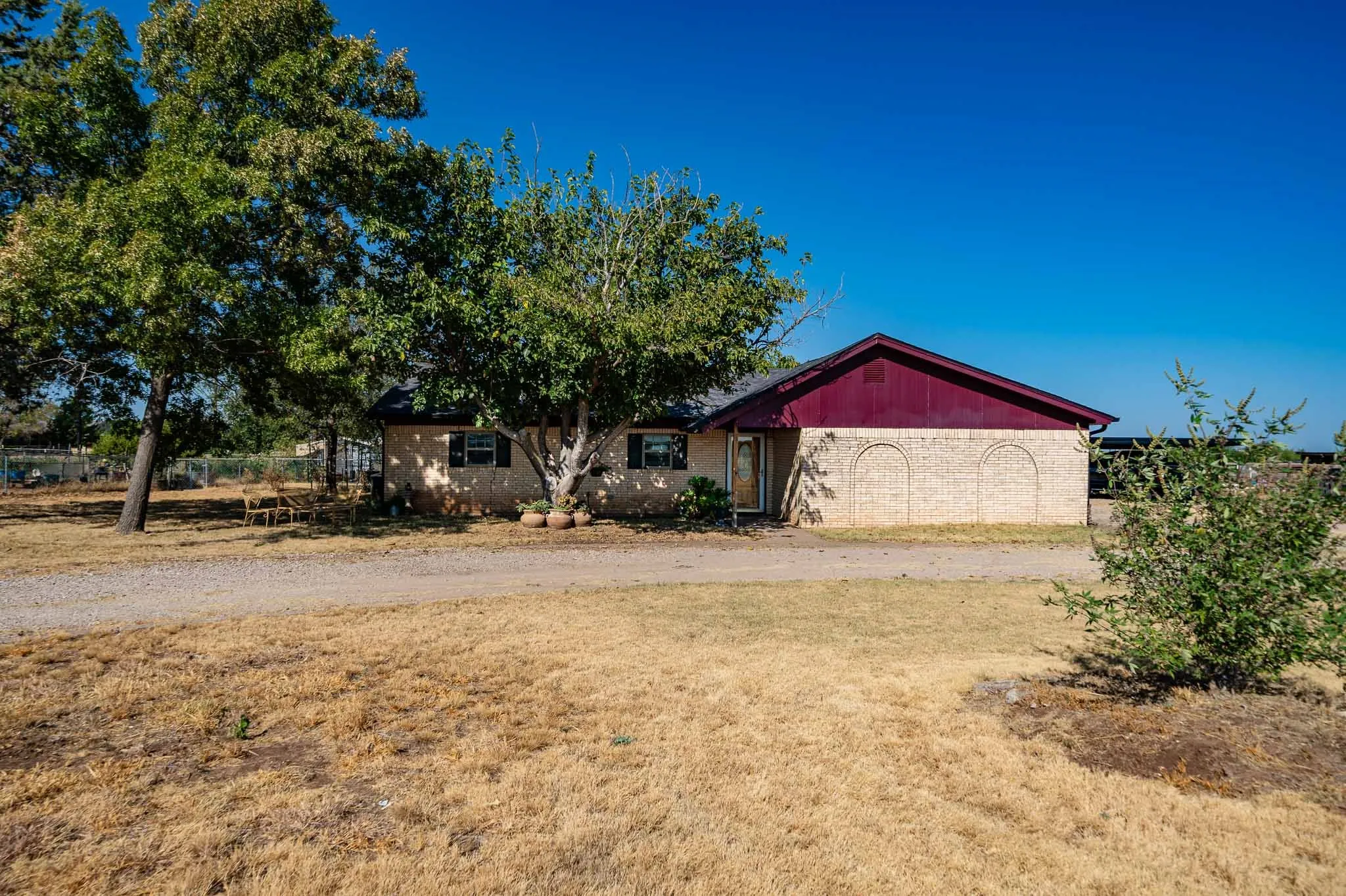 Farm For Sale in Jones County , 20767 CR 309, Abilene, Texas 79601, 3 Bedroom, 2 Bathroom, Garage spaces, 1,925 Sqft, built in 1977, mls#21362052, Real Estate Agent in Abilene, Homes For Sale in Jones county, Homes For Sale in Abilene, Realtor in Abilene Texas, Real Estate Brokerage Independent Realty Texas, Luminita Cordes Realtor