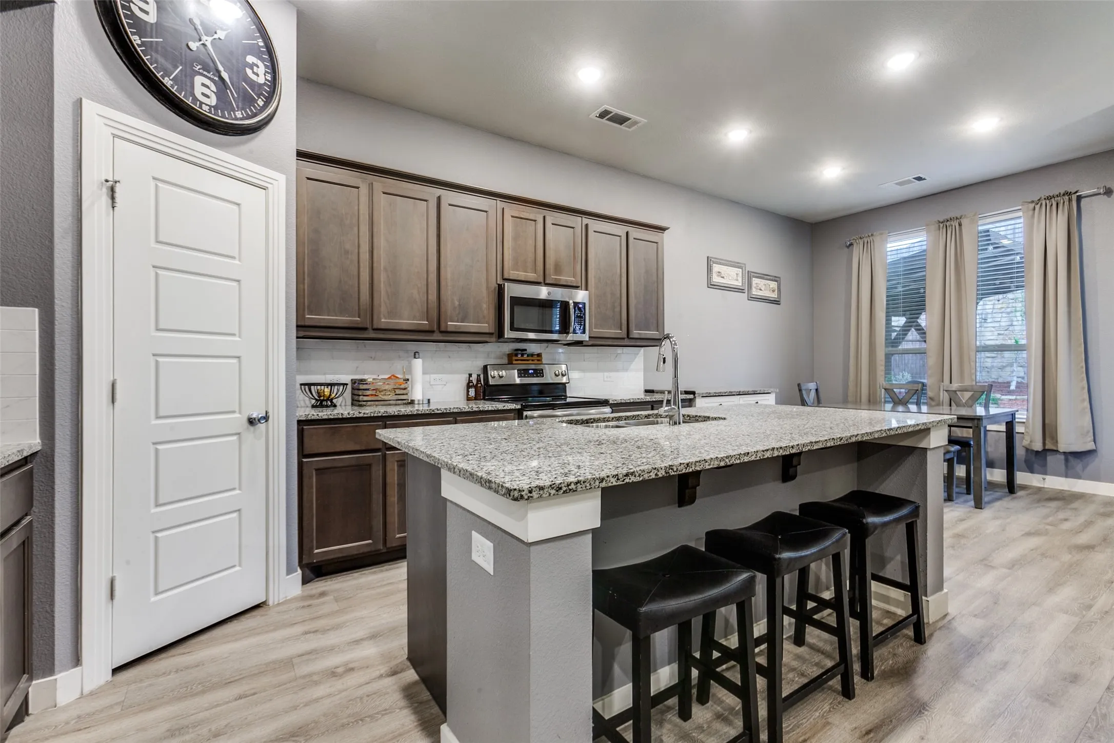Single Family Residence For Sale in Collin County , 1715 Wildwood Lane, Wylie, Texas 75098, 4 Bedroom, 3 Bathroom, 2 Garage spaces, 2,581 Sqft, built in 2019, mls#21385408, Real Estate Agent in Wylie, Homes For Sale in Collin county, Homes For Sale in Wylie, Realtor in Wylie Texas, Real Estate Brokerage Independent Realty Texas, Luminita Cordes Realtor