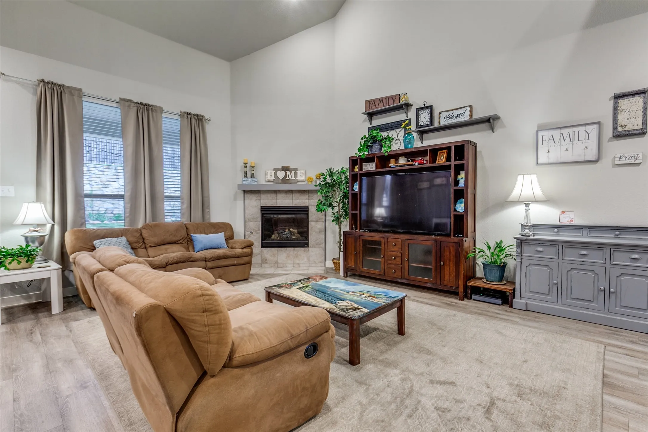 Single Family Residence For Sale in Collin County , 1715 Wildwood Lane, Wylie, Texas 75098, 4 Bedroom, 3 Bathroom, 2 Garage spaces, 2,581 Sqft, built in 2019, mls#21385408, Real Estate Agent in Wylie, Homes For Sale in Collin county, Homes For Sale in Wylie, Realtor in Wylie Texas, Real Estate Brokerage Independent Realty Texas, Luminita Cordes Realtor
