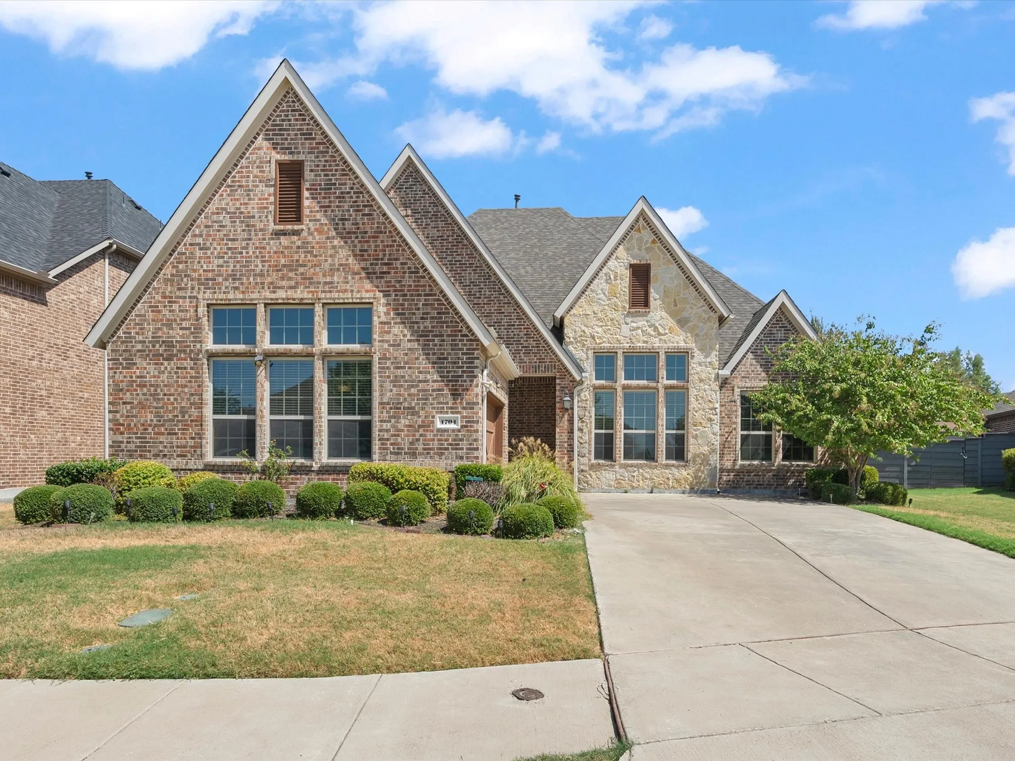 Single Family Residence For Rent in Denton County , 4704 Bonfire Way, Little Elm, Texas 76227, 4 Bedroom, 3 Bathroom, 2 Garage spaces, 3,136 Sqft, built in 2017, mls#21369035, Real Estate Agent in Little Elm, Homes For Rent in Denton county, Homes For Rent in Little Elm, Realtor in Little Elm Texas, Real Estate Brokerage Independent Realty Texas, Luminita Cordes Realtor