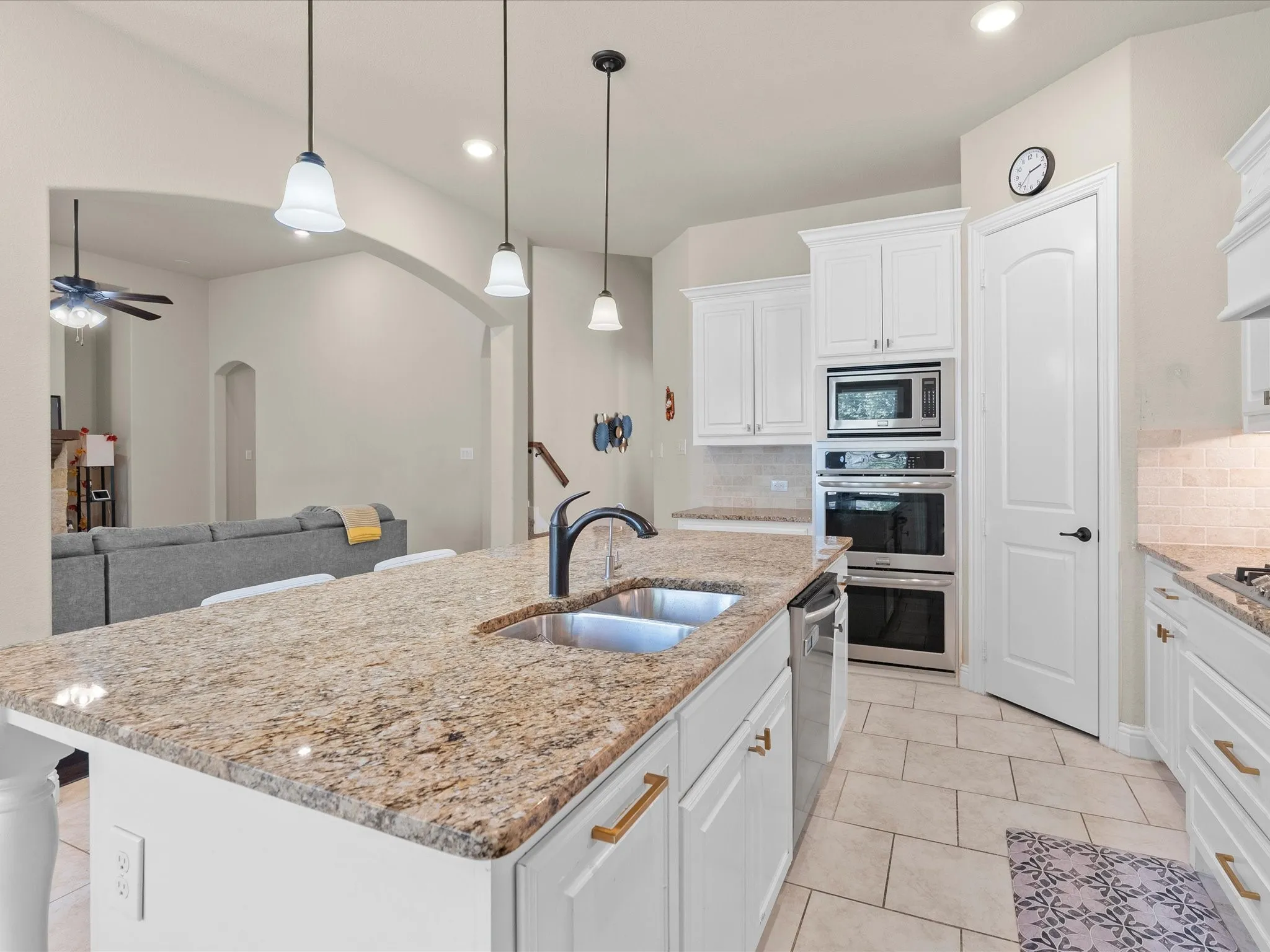 Single Family Residence For Rent in Denton County , 4704 Bonfire Way, Little Elm, Texas 76227, 4 Bedroom, 3 Bathroom, 2 Garage spaces, 3,136 Sqft, built in 2017, mls#21369035, Real Estate Agent in Little Elm, Homes For Rent in Denton county, Homes For Rent in Little Elm, Realtor in Little Elm Texas, Real Estate Brokerage Independent Realty Texas, Luminita Cordes Realtor