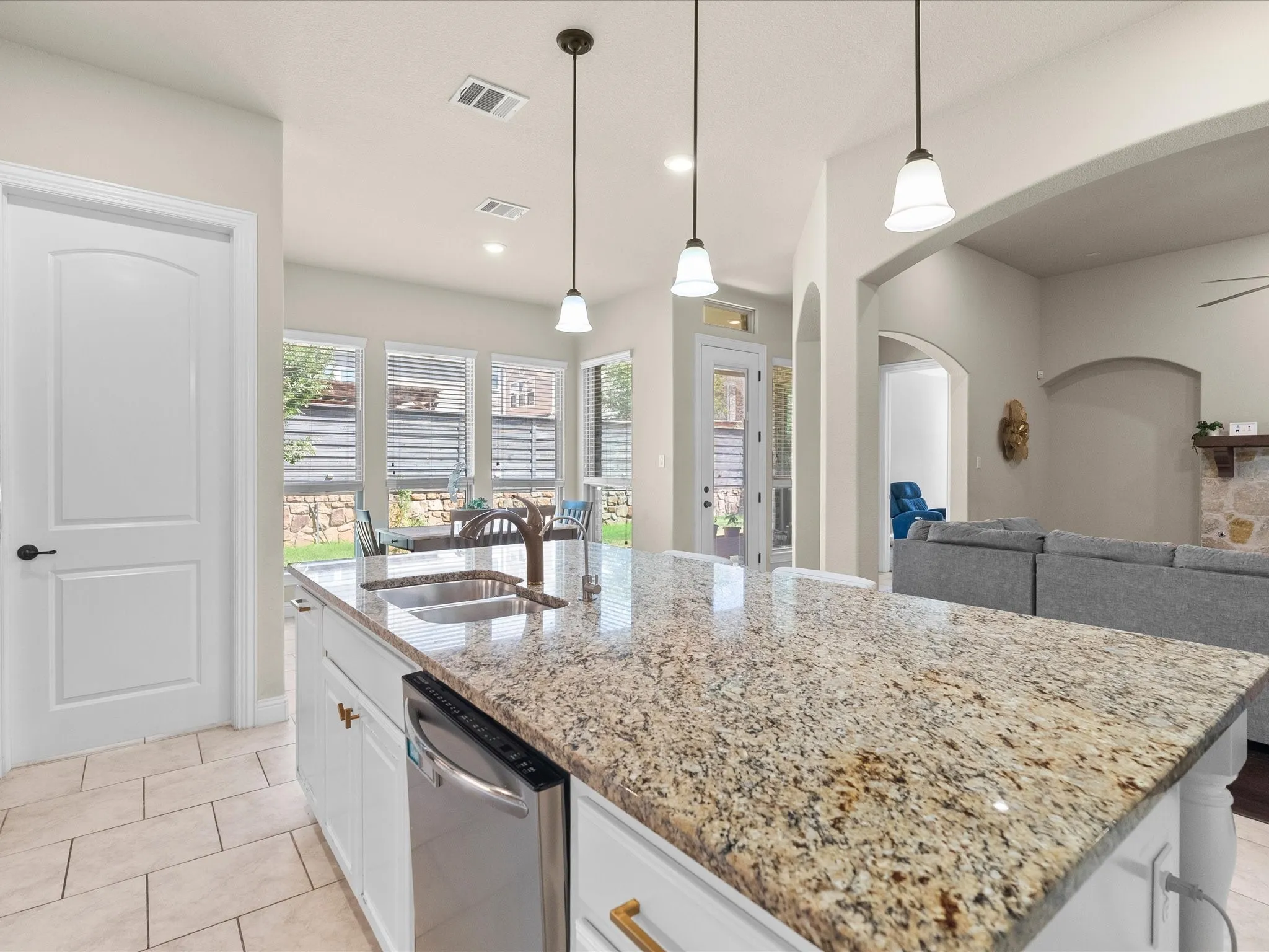 Single Family Residence For Rent in Denton County , 4704 Bonfire Way, Little Elm, Texas 76227, 4 Bedroom, 3 Bathroom, 2 Garage spaces, 3,136 Sqft, built in 2017, mls#21369035, Real Estate Agent in Little Elm, Homes For Rent in Denton county, Homes For Rent in Little Elm, Realtor in Little Elm Texas, Real Estate Brokerage Independent Realty Texas, Luminita Cordes Realtor