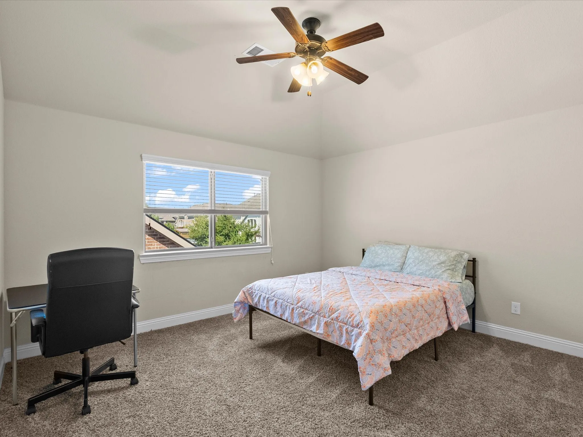 4th bedroom-upstairs