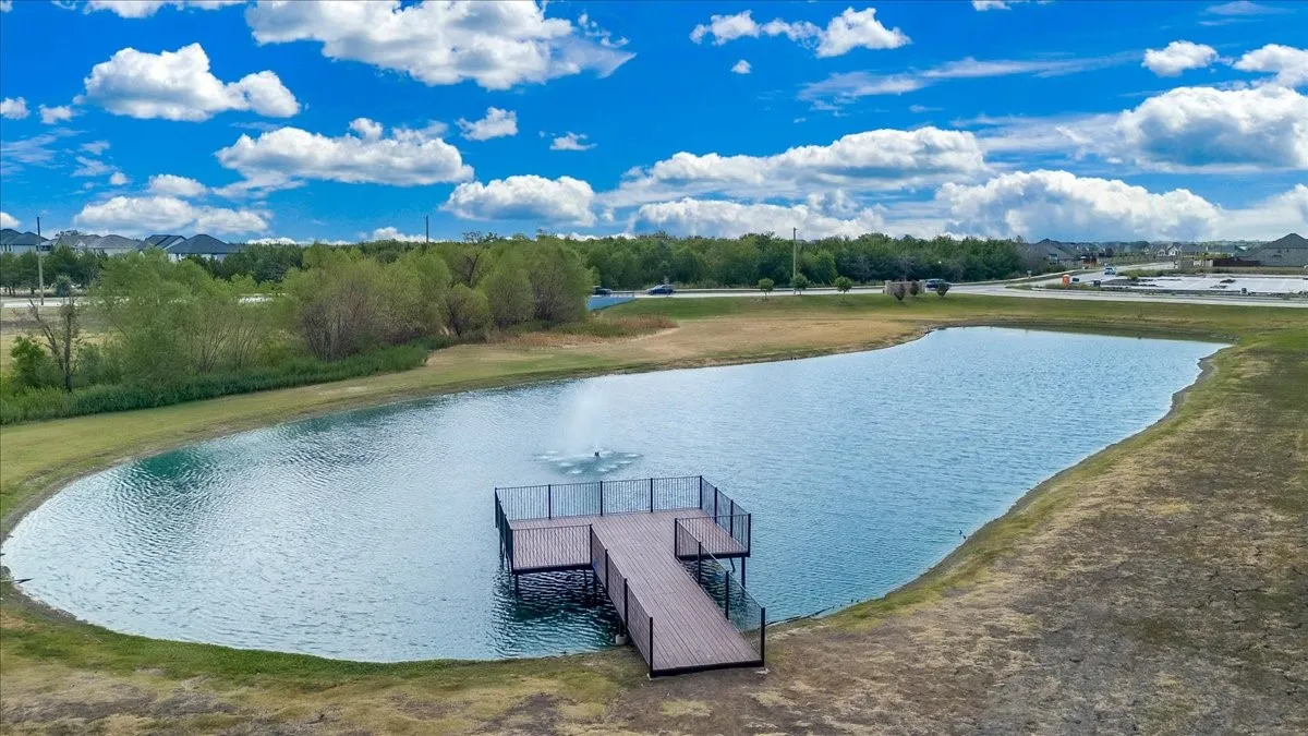 Private pond with a built-in fountain feature