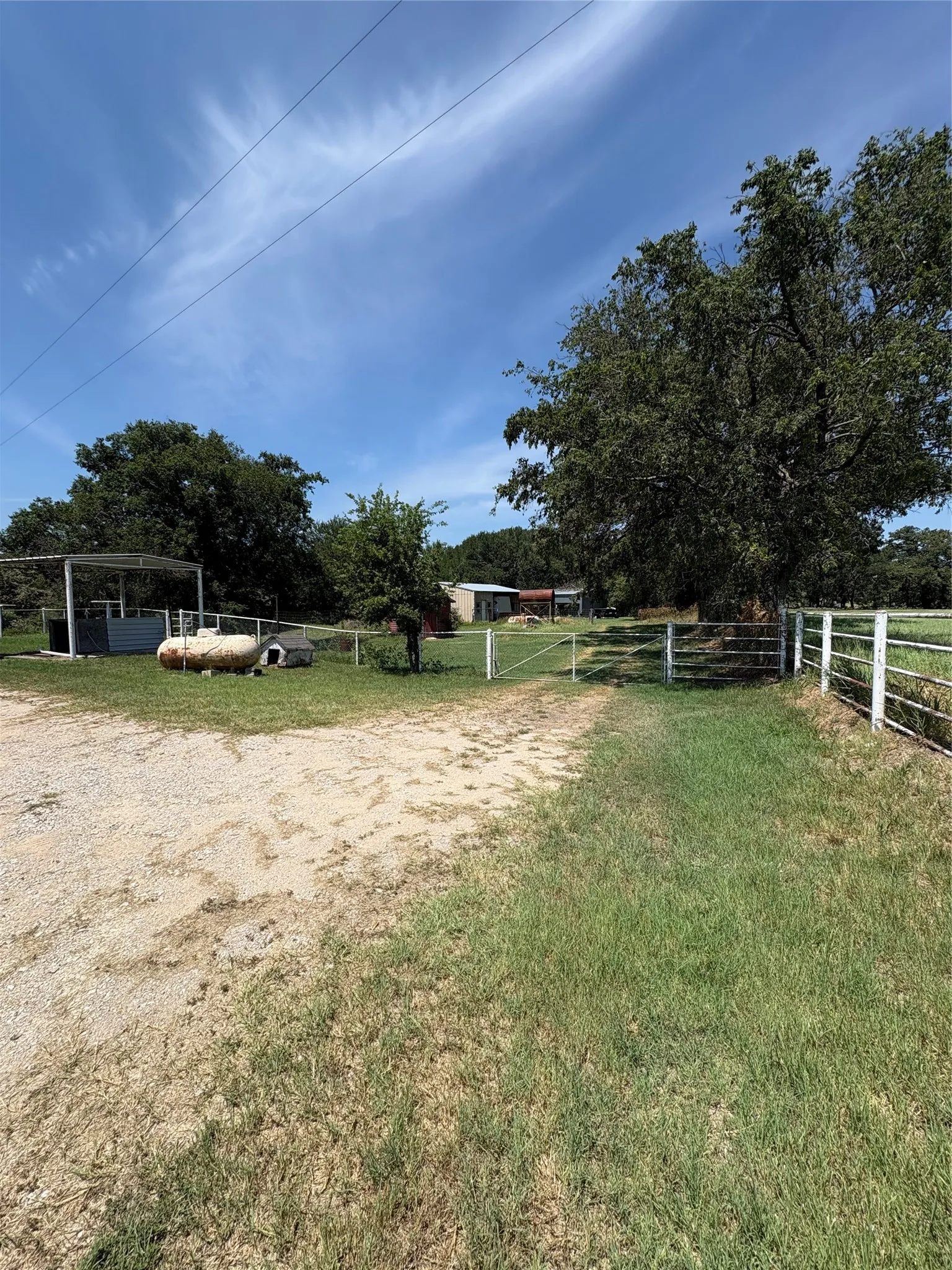 Single Family Residence For Rent in Wise County , 7342 Fm 1810, Chico, Texas 76431, 3 Bedroom, 2 Bathroom, 2 Garage spaces, 2,199 Sqft, built in 1962, mls#21381910, Real Estate Agent in Chico, Homes For Rent in Wise county, Homes For Rent in Chico, Realtor in Chico Texas, Real Estate Brokerage Independent Realty Texas, Luminita Cordes Realtor