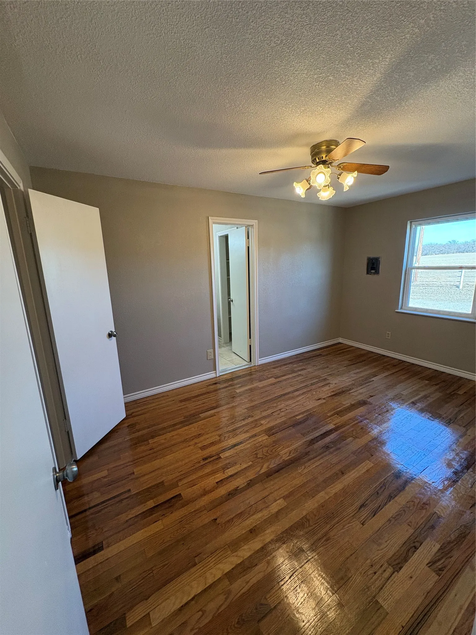 Single Family Residence For Rent in Wise County , 7342 Fm 1810, Chico, Texas 76431, 3 Bedroom, 2 Bathroom, 2 Garage spaces, 2,199 Sqft, built in 1962, mls#21381910, Real Estate Agent in Chico, Homes For Rent in Wise county, Homes For Rent in Chico, Realtor in Chico Texas, Real Estate Brokerage Independent Realty Texas, Luminita Cordes Realtor