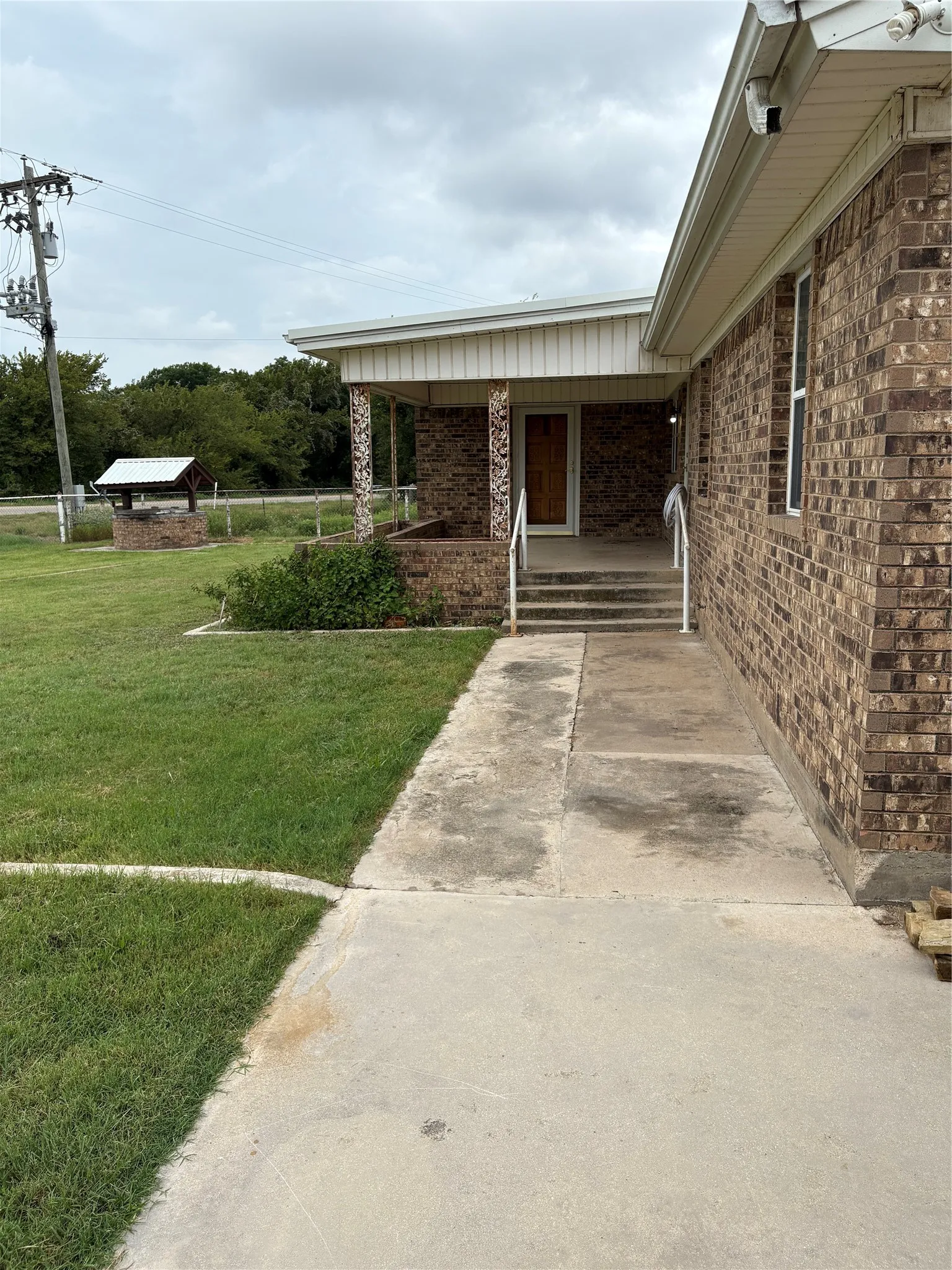 Single Family Residence For Rent in Wise County , 7342 Fm 1810, Chico, Texas 76431, 3 Bedroom, 2 Bathroom, 2 Garage spaces, 2,199 Sqft, built in 1962, mls#21381910, Real Estate Agent in Chico, Homes For Rent in Wise county, Homes For Rent in Chico, Realtor in Chico Texas, Real Estate Brokerage Independent Realty Texas, Luminita Cordes Realtor