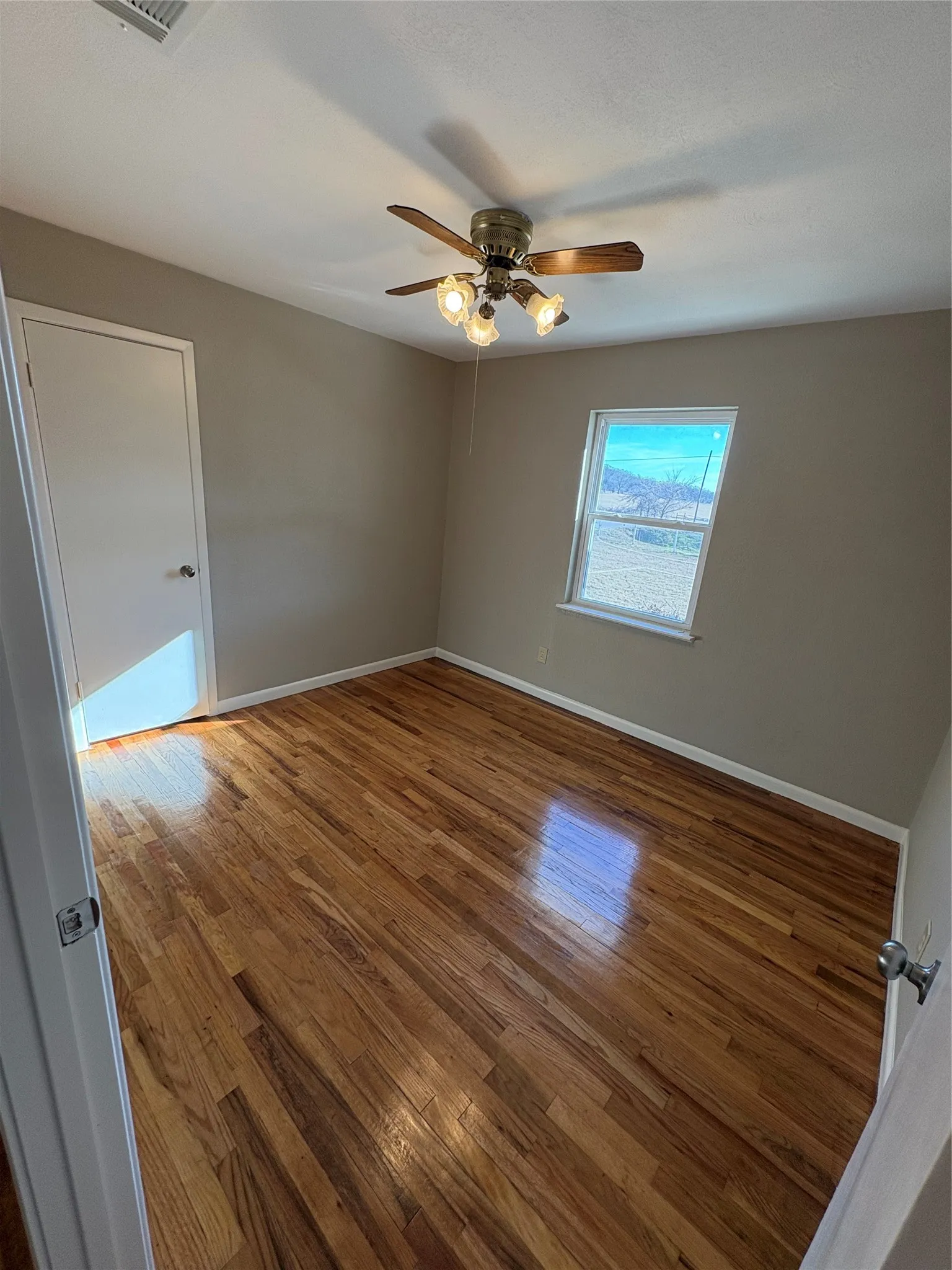 Single Family Residence For Rent in Wise County , 7342 Fm 1810, Chico, Texas 76431, 3 Bedroom, 2 Bathroom, 2 Garage spaces, 2,199 Sqft, built in 1962, mls#21381910, Real Estate Agent in Chico, Homes For Rent in Wise county, Homes For Rent in Chico, Realtor in Chico Texas, Real Estate Brokerage Independent Realty Texas, Luminita Cordes Realtor