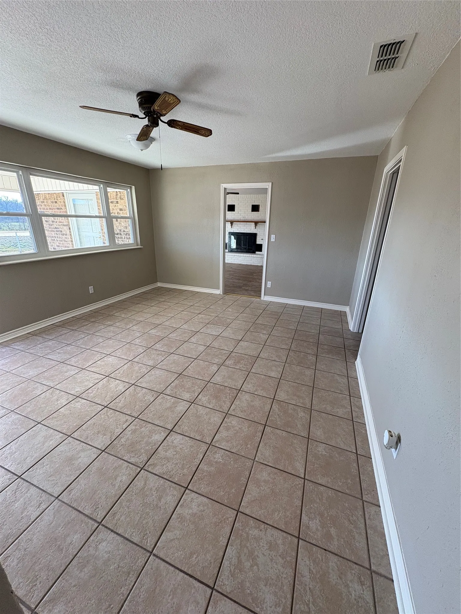 Single Family Residence For Rent in Wise County , 7342 Fm 1810, Chico, Texas 76431, 3 Bedroom, 2 Bathroom, 2 Garage spaces, 2,199 Sqft, built in 1962, mls#21381910, Real Estate Agent in Chico, Homes For Rent in Wise county, Homes For Rent in Chico, Realtor in Chico Texas, Real Estate Brokerage Independent Realty Texas, Luminita Cordes Realtor