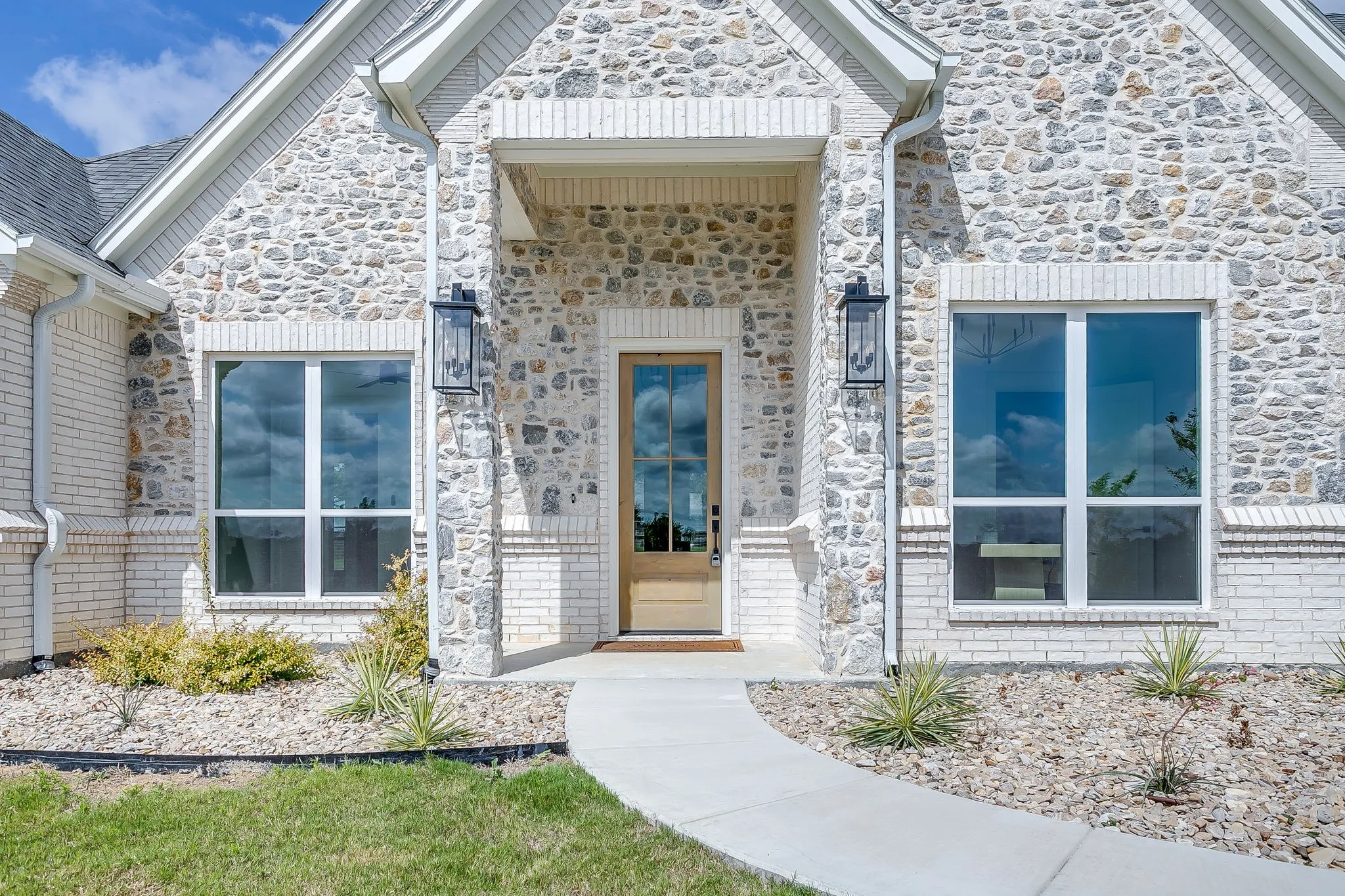 Single Family Residence For Sale in Parker County , 1038 Deer Island Court, Azle, Texas 76020, 4 Bedroom, 3 Bathroom, 2 Garage spaces, 2,591 Sqft, built in 2025, mls#21384608, Real Estate Agent in Azle, Homes For Sale in Parker county, Homes For Sale in Azle, Realtor in Azle Texas, Real Estate Brokerage Independent Realty Texas, Luminita Cordes Realtor