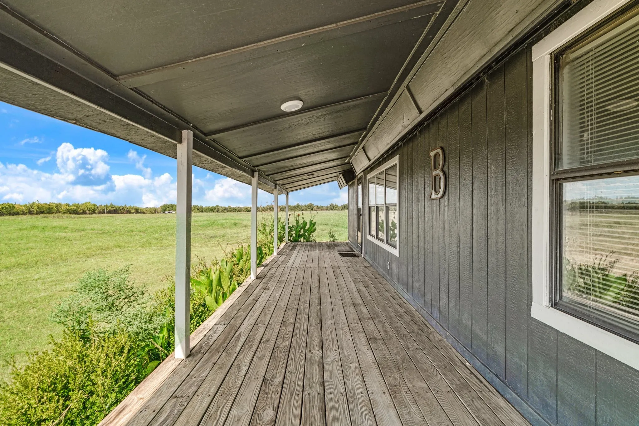 Single Family Residence For Sale in Lamar County , 1473 County Road 23900, Brookston, Texas 75421, 4 Bedroom, 2 Bathroom, Garage spaces, 2,038 Sqft, built in 2014, mls#21385459, Real Estate Agent in Brookston, Homes For Sale in Lamar county, Homes For Sale in Brookston, Realtor in Brookston Texas, Real Estate Brokerage Independent Realty Texas, Luminita Cordes Realtor