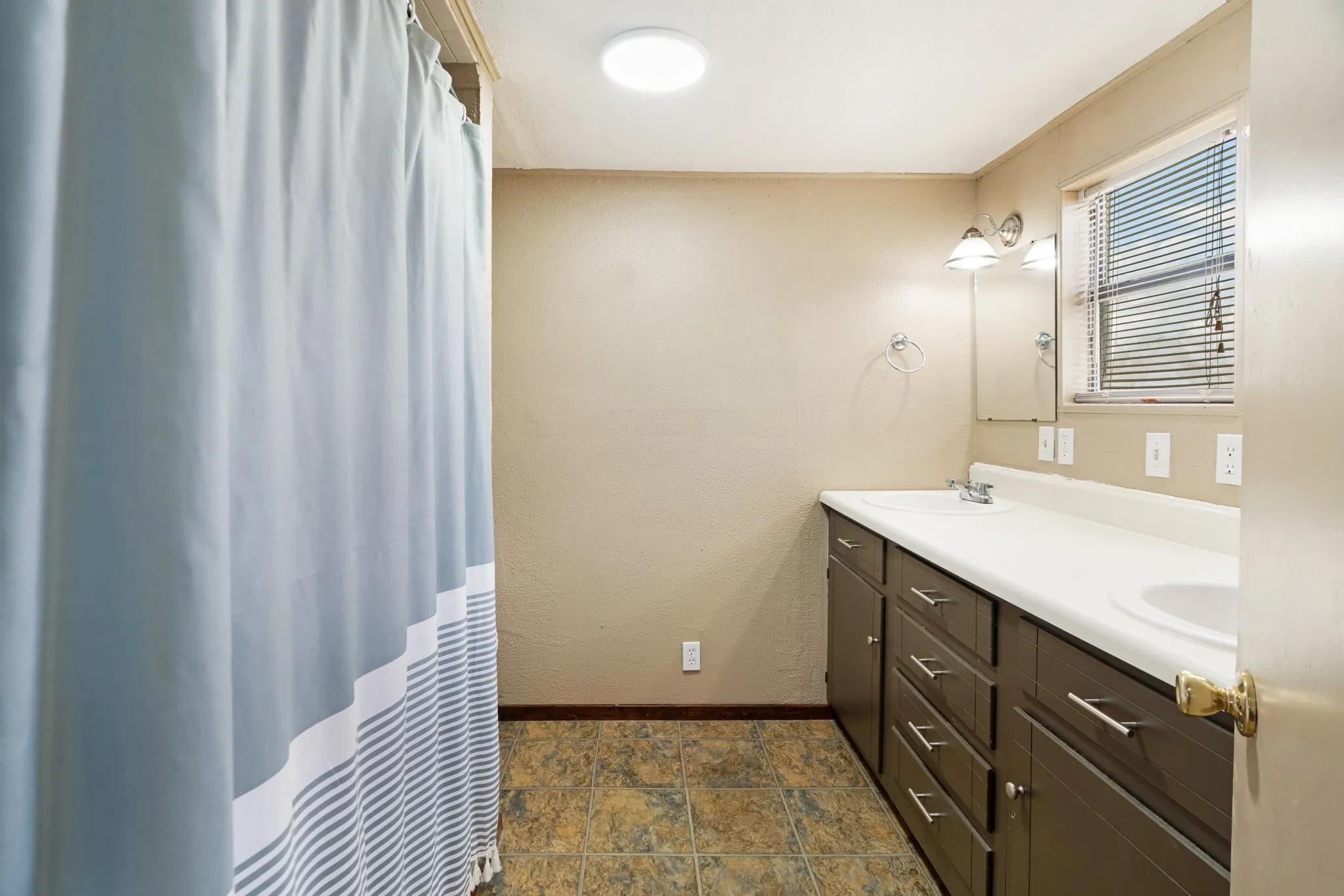 Single Family Residence For Sale in Lamar County , 1473 County Road 23900, Brookston, Texas 75421, 4 Bedroom, 2 Bathroom, Garage spaces, 2,038 Sqft, built in 2014, mls#21385459, Real Estate Agent in Brookston, Homes For Sale in Lamar county, Homes For Sale in Brookston, Realtor in Brookston Texas, Real Estate Brokerage Independent Realty Texas, Luminita Cordes Realtor