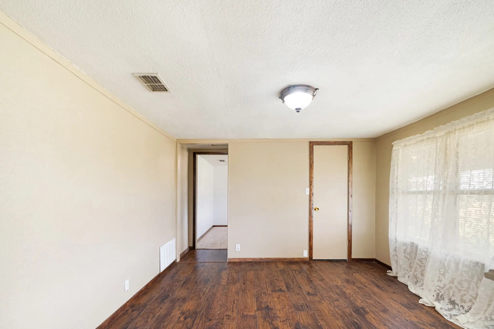 Single Family Residence For Sale in Lamar County , 1473 County Road 23900, Brookston, Texas 75421, 4 Bedroom, 2 Bathroom, Garage spaces, 2,038 Sqft, built in 2014, mls#21385459, Real Estate Agent in Brookston, Homes For Sale in Lamar county, Homes For Sale in Brookston, Realtor in Brookston Texas, Real Estate Brokerage Independent Realty Texas, Luminita Cordes Realtor