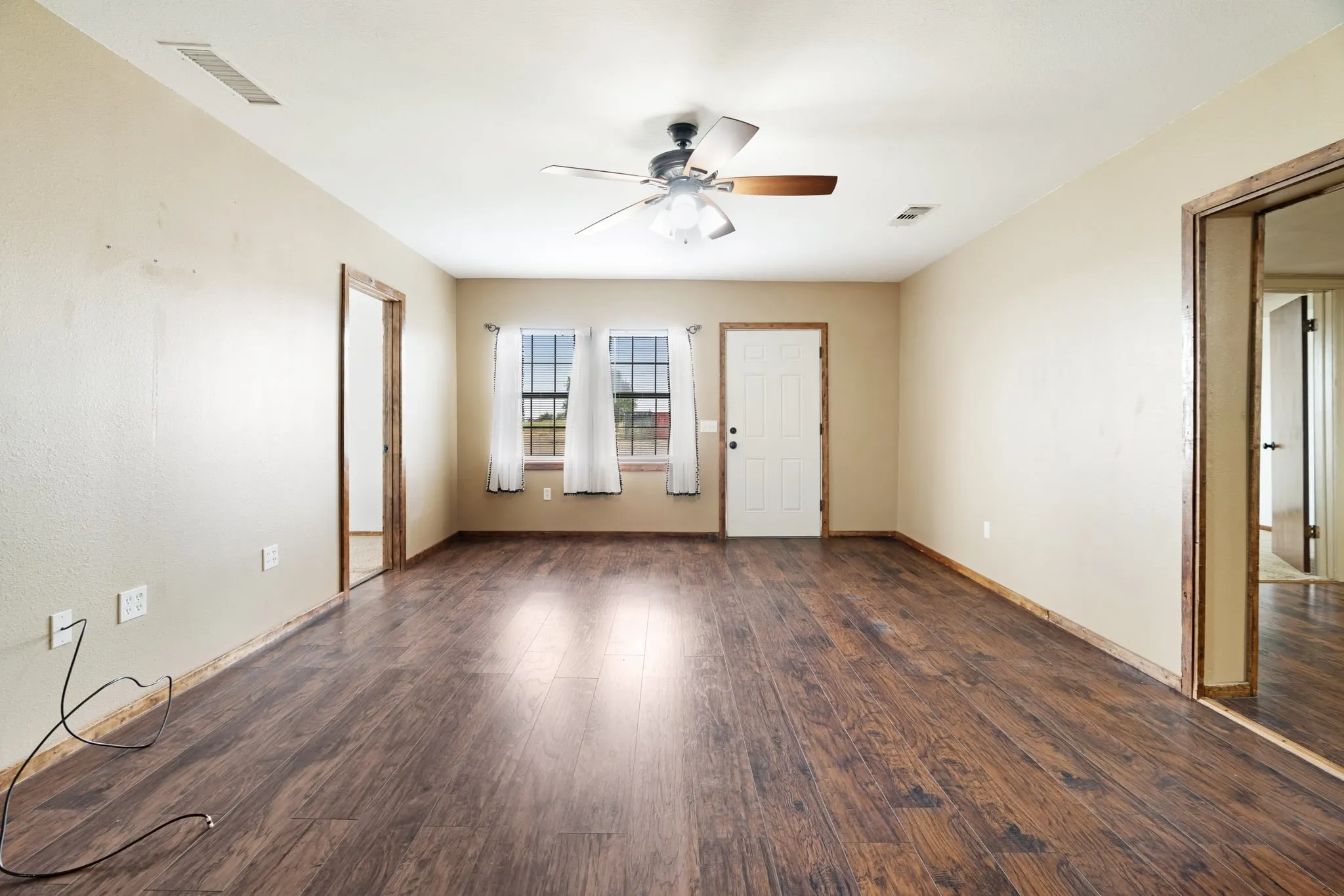 Single Family Residence For Sale in Lamar County , 1473 County Road 23900, Brookston, Texas 75421, 4 Bedroom, 2 Bathroom, Garage spaces, 2,038 Sqft, built in 2014, mls#21385459, Real Estate Agent in Brookston, Homes For Sale in Lamar county, Homes For Sale in Brookston, Realtor in Brookston Texas, Real Estate Brokerage Independent Realty Texas, Luminita Cordes Realtor
