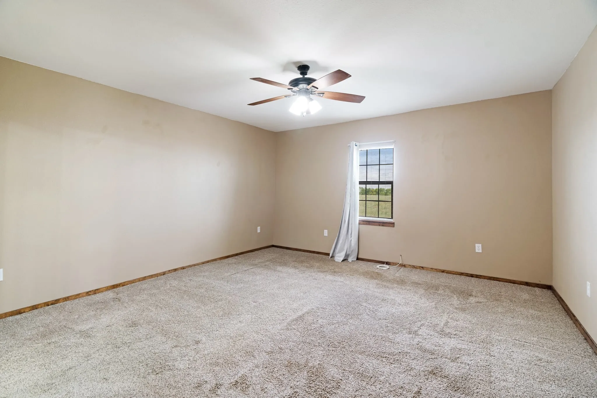 Single Family Residence For Sale in Lamar County , 1473 County Road 23900, Brookston, Texas 75421, 4 Bedroom, 2 Bathroom, Garage spaces, 2,038 Sqft, built in 2014, mls#21385459, Real Estate Agent in Brookston, Homes For Sale in Lamar county, Homes For Sale in Brookston, Realtor in Brookston Texas, Real Estate Brokerage Independent Realty Texas, Luminita Cordes Realtor