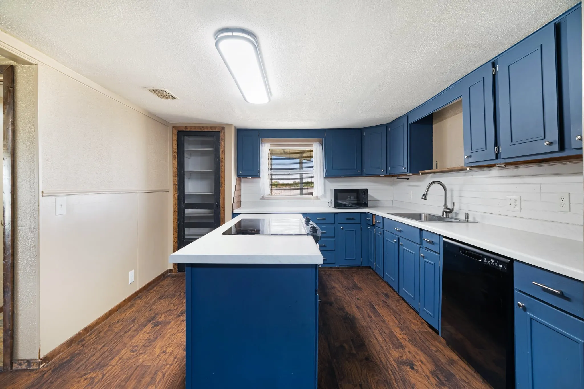 Single Family Residence For Sale in Lamar County , 1473 County Road 23900, Brookston, Texas 75421, 4 Bedroom, 2 Bathroom, Garage spaces, 2,038 Sqft, built in 2014, mls#21385459, Real Estate Agent in Brookston, Homes For Sale in Lamar county, Homes For Sale in Brookston, Realtor in Brookston Texas, Real Estate Brokerage Independent Realty Texas, Luminita Cordes Realtor