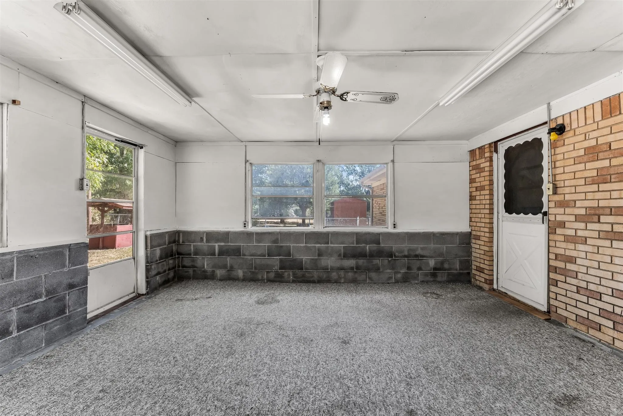 Single Family Residence For Sale in Mc Lennan County , 896 Randy Drive, Woodway, Texas 76712, 3 Bedroom, 2 Bathroom, 2 Garage spaces, 2,366 Sqft, built in 1962, mls#21379791, Real Estate Agent in Woodway, Homes For Sale in Mc Lennan county, Homes For Sale in Woodway, Realtor in Woodway Texas, Real Estate Brokerage Independent Realty Texas, Luminita Cordes Realtor