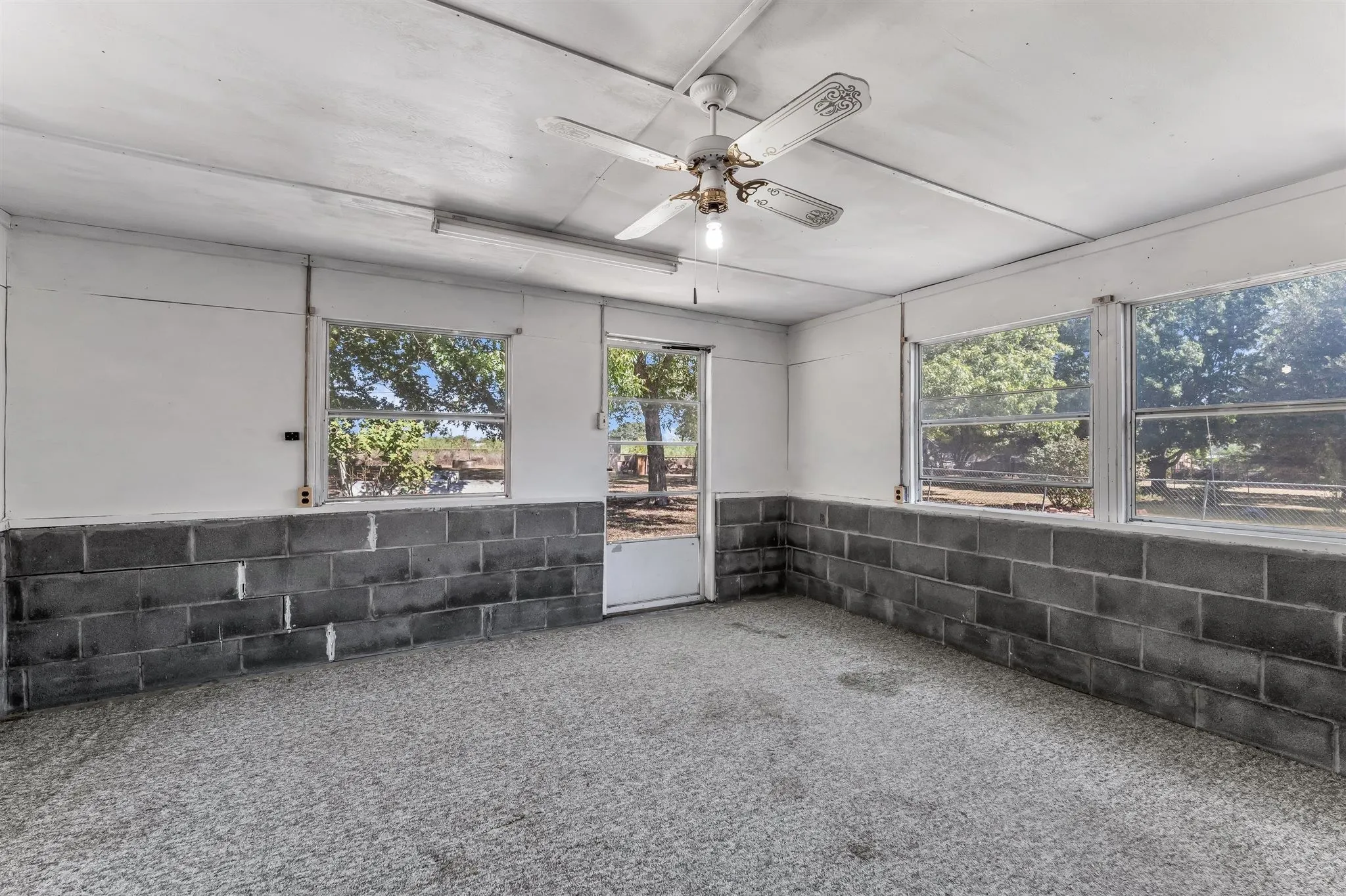 Single Family Residence For Sale in Mc Lennan County , 896 Randy Drive, Woodway, Texas 76712, 3 Bedroom, 2 Bathroom, 2 Garage spaces, 2,366 Sqft, built in 1962, mls#21379791, Real Estate Agent in Woodway, Homes For Sale in Mc Lennan county, Homes For Sale in Woodway, Realtor in Woodway Texas, Real Estate Brokerage Independent Realty Texas, Luminita Cordes Realtor
