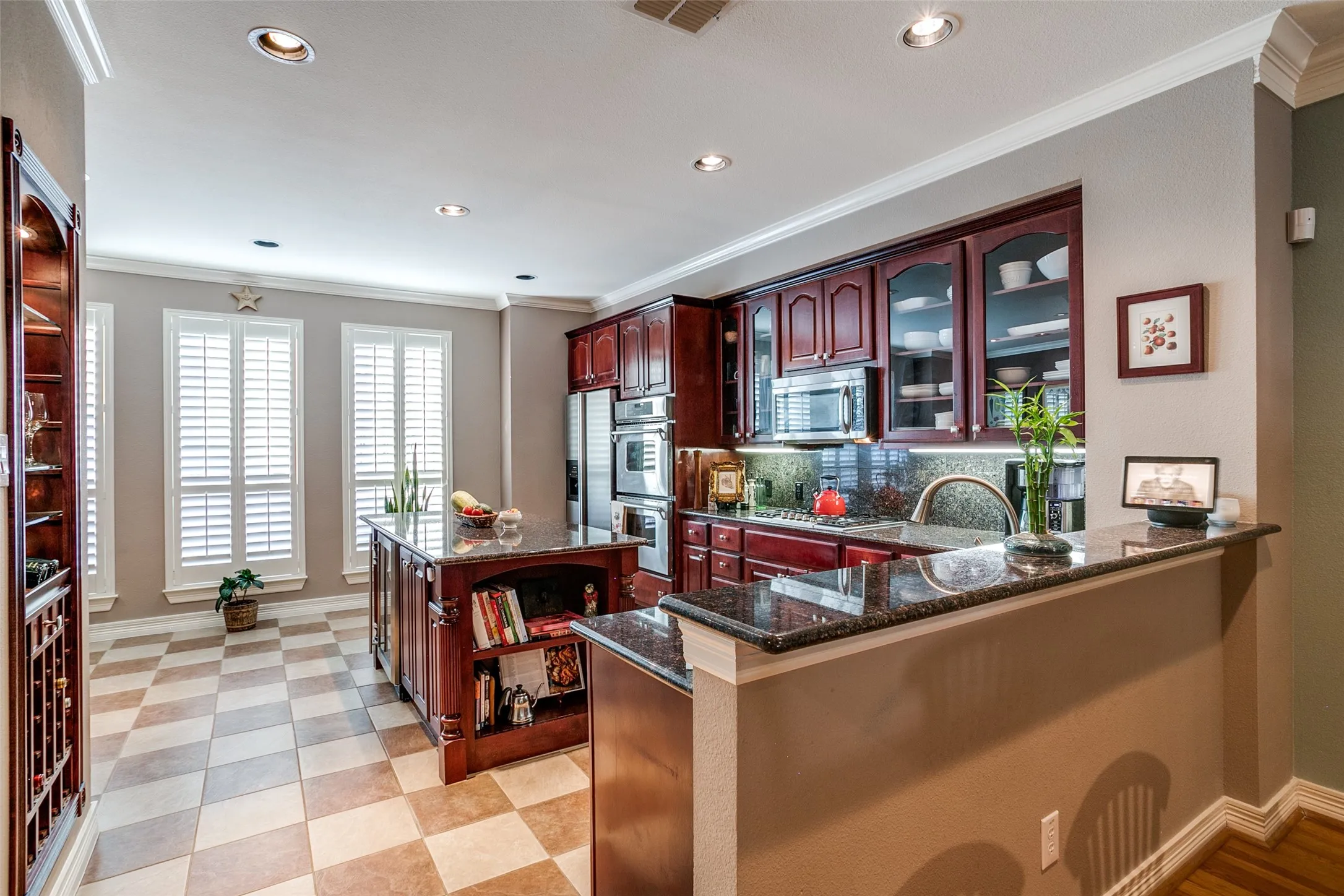 Townhouse For Rent in Dallas County , 2817 State Street, Dallas, Texas 75204, 3 Bedroom, 4 Bathroom, 2 Garage spaces, 2,714 Sqft, built in 2003, mls#21385632, Real Estate Agent in Dallas, Homes For Rent in Dallas county, Homes For Rent in Dallas, Realtor in Dallas Texas, Real Estate Brokerage Independent Realty Texas, Luminita Cordes Realtor