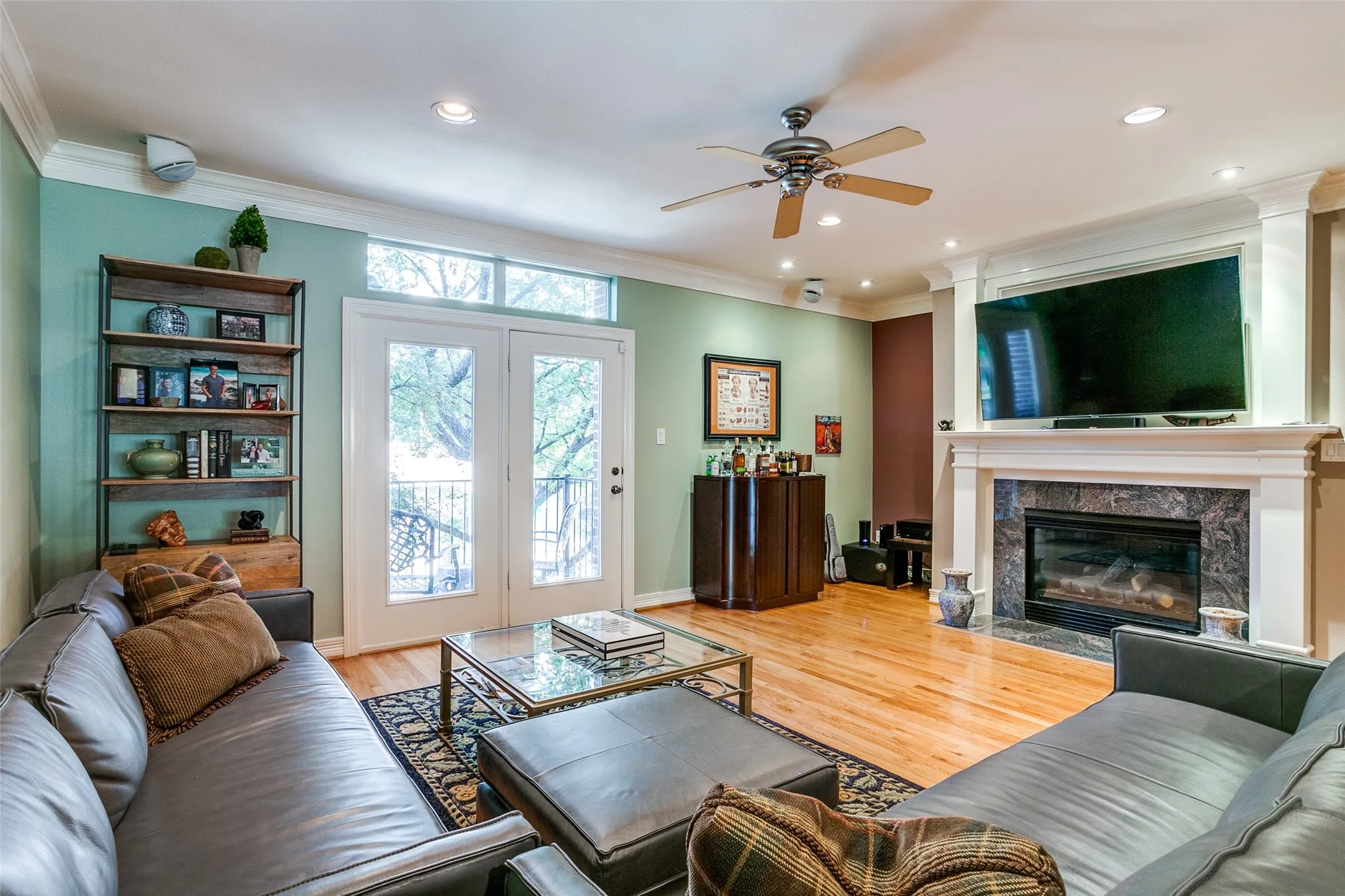 Townhouse For Rent in Dallas County , 2817 State Street, Dallas, Texas 75204, 3 Bedroom, 4 Bathroom, 2 Garage spaces, 2,714 Sqft, built in 2003, mls#21385632, Real Estate Agent in Dallas, Homes For Rent in Dallas county, Homes For Rent in Dallas, Realtor in Dallas Texas, Real Estate Brokerage Independent Realty Texas, Luminita Cordes Realtor