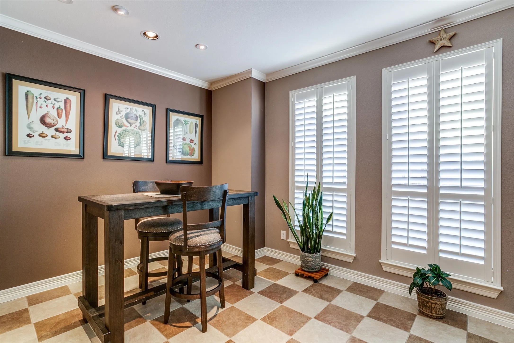 Townhouse For Rent in Dallas County , 2817 State Street, Dallas, Texas 75204, 3 Bedroom, 4 Bathroom, 2 Garage spaces, 2,714 Sqft, built in 2003, mls#21385632, Real Estate Agent in Dallas, Homes For Rent in Dallas county, Homes For Rent in Dallas, Realtor in Dallas Texas, Real Estate Brokerage Independent Realty Texas, Luminita Cordes Realtor