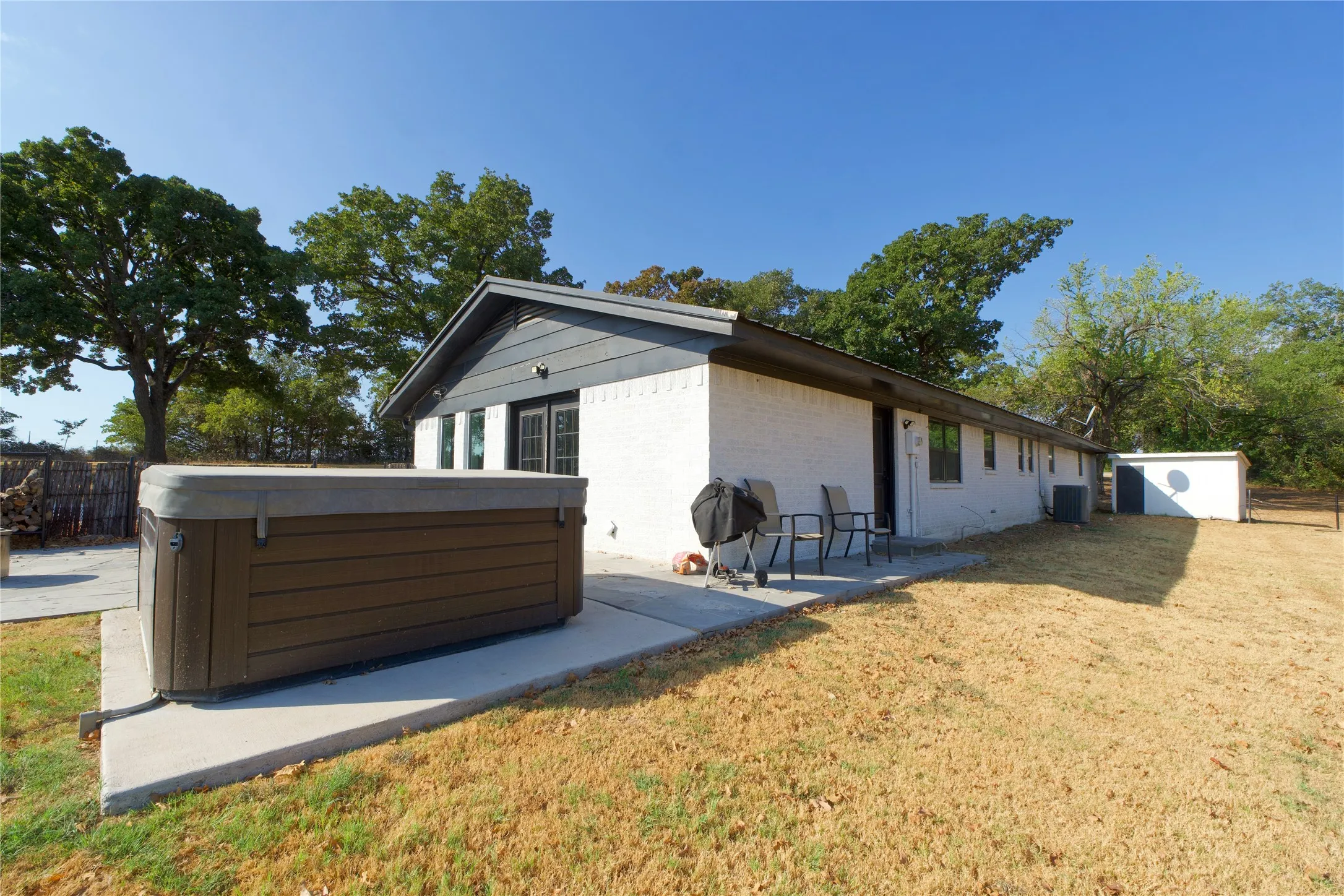 Single Family Residence For Sale in Montague County , 153 Wagner Road, St Jo, Texas 76265, 4 Bedroom, 3 Bathroom, 3 Garage spaces, 2,188 Sqft, built in 1980, mls#21382967, Real Estate Agent in St Jo, Homes For Sale in Montague county, Homes For Sale in St Jo, Realtor in St Jo Texas, Real Estate Brokerage Independent Realty Texas, Luminita Cordes Realtor