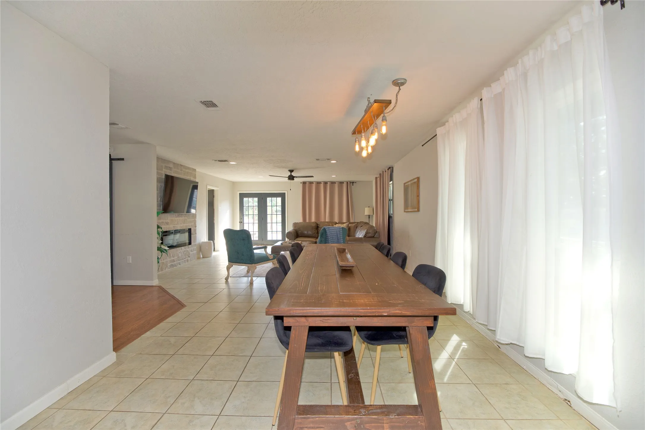 Single Family Residence For Sale in Montague County , 153 Wagner Road, St Jo, Texas 76265, 4 Bedroom, 3 Bathroom, 3 Garage spaces, 2,188 Sqft, built in 1980, mls#21382967, Real Estate Agent in St Jo, Homes For Sale in Montague county, Homes For Sale in St Jo, Realtor in St Jo Texas, Real Estate Brokerage Independent Realty Texas, Luminita Cordes Realtor