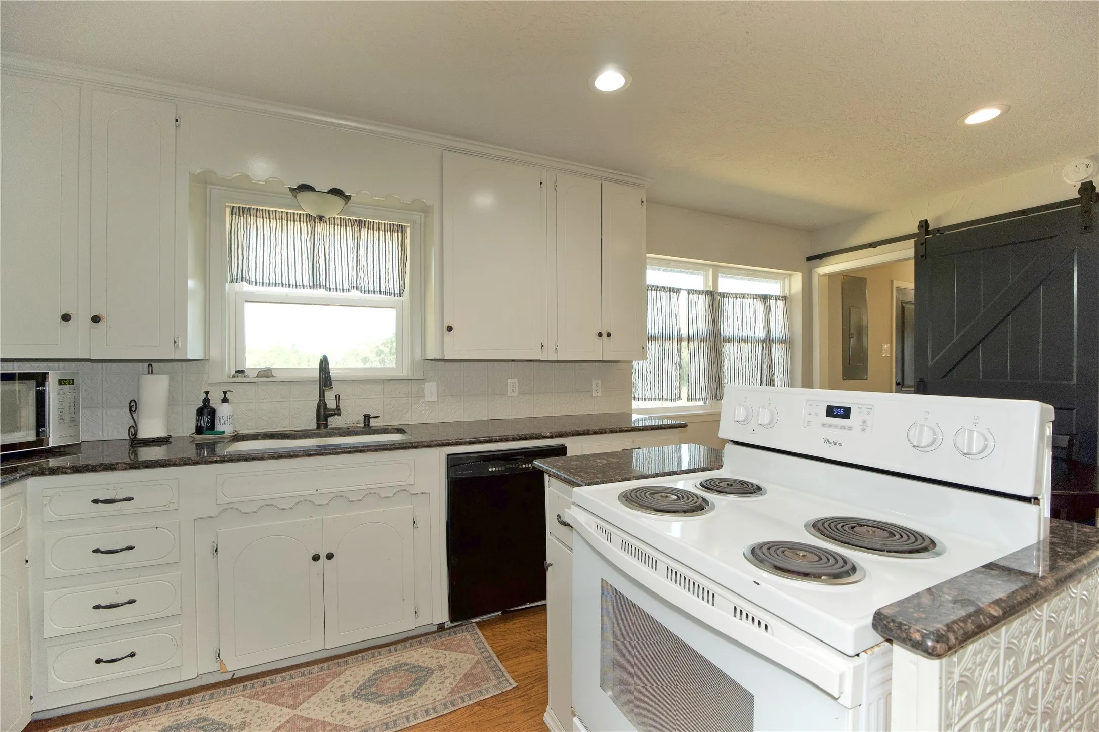 Single Family Residence For Sale in Montague County , 153 Wagner Road, St Jo, Texas 76265, 4 Bedroom, 3 Bathroom, 3 Garage spaces, 2,188 Sqft, built in 1980, mls#21382967, Real Estate Agent in St Jo, Homes For Sale in Montague county, Homes For Sale in St Jo, Realtor in St Jo Texas, Real Estate Brokerage Independent Realty Texas, Luminita Cordes Realtor