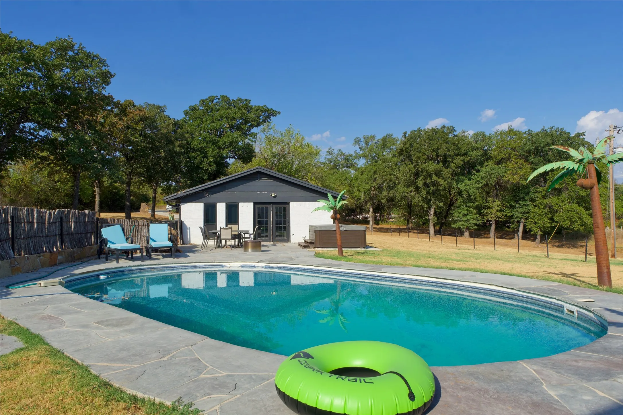 Single Family Residence For Sale in Montague County , 153 Wagner Road, St Jo, Texas 76265, 4 Bedroom, 3 Bathroom, 3 Garage spaces, 2,188 Sqft, built in 1980, mls#21382967, Real Estate Agent in St Jo, Homes For Sale in Montague county, Homes For Sale in St Jo, Realtor in St Jo Texas, Real Estate Brokerage Independent Realty Texas, Luminita Cordes Realtor