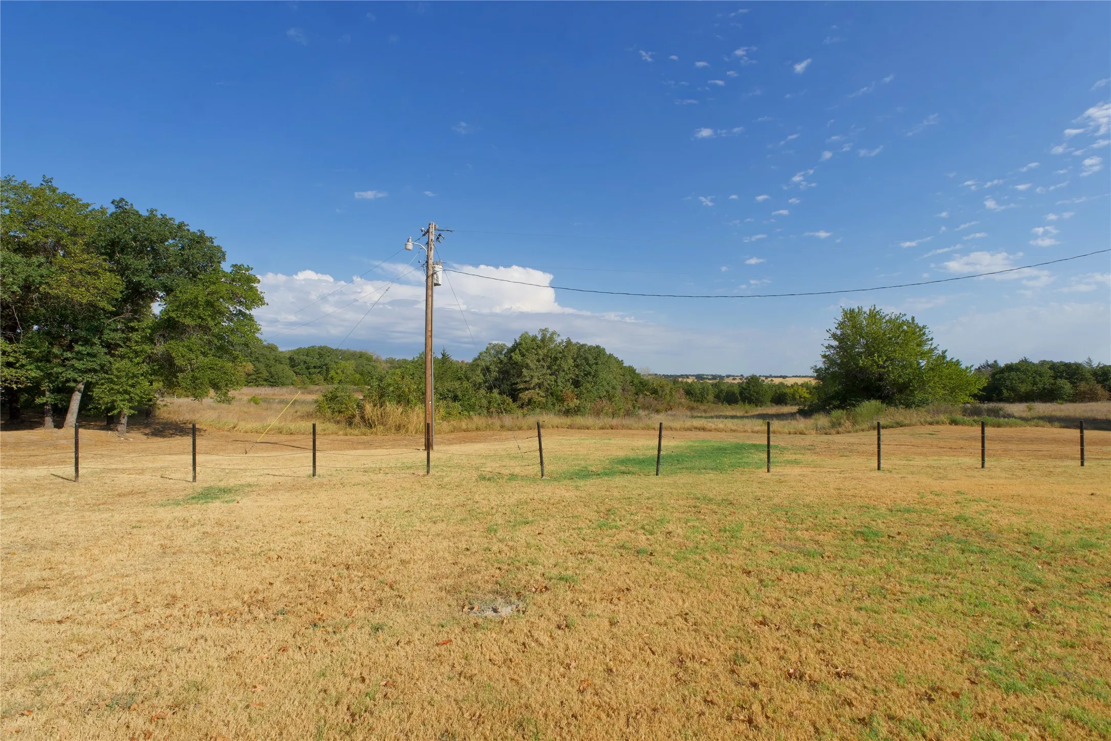 Single Family Residence For Sale in Montague County , 153 Wagner Road, St Jo, Texas 76265, 4 Bedroom, 3 Bathroom, 3 Garage spaces, 2,188 Sqft, built in 1980, mls#21382967, Real Estate Agent in St Jo, Homes For Sale in Montague county, Homes For Sale in St Jo, Realtor in St Jo Texas, Real Estate Brokerage Independent Realty Texas, Luminita Cordes Realtor