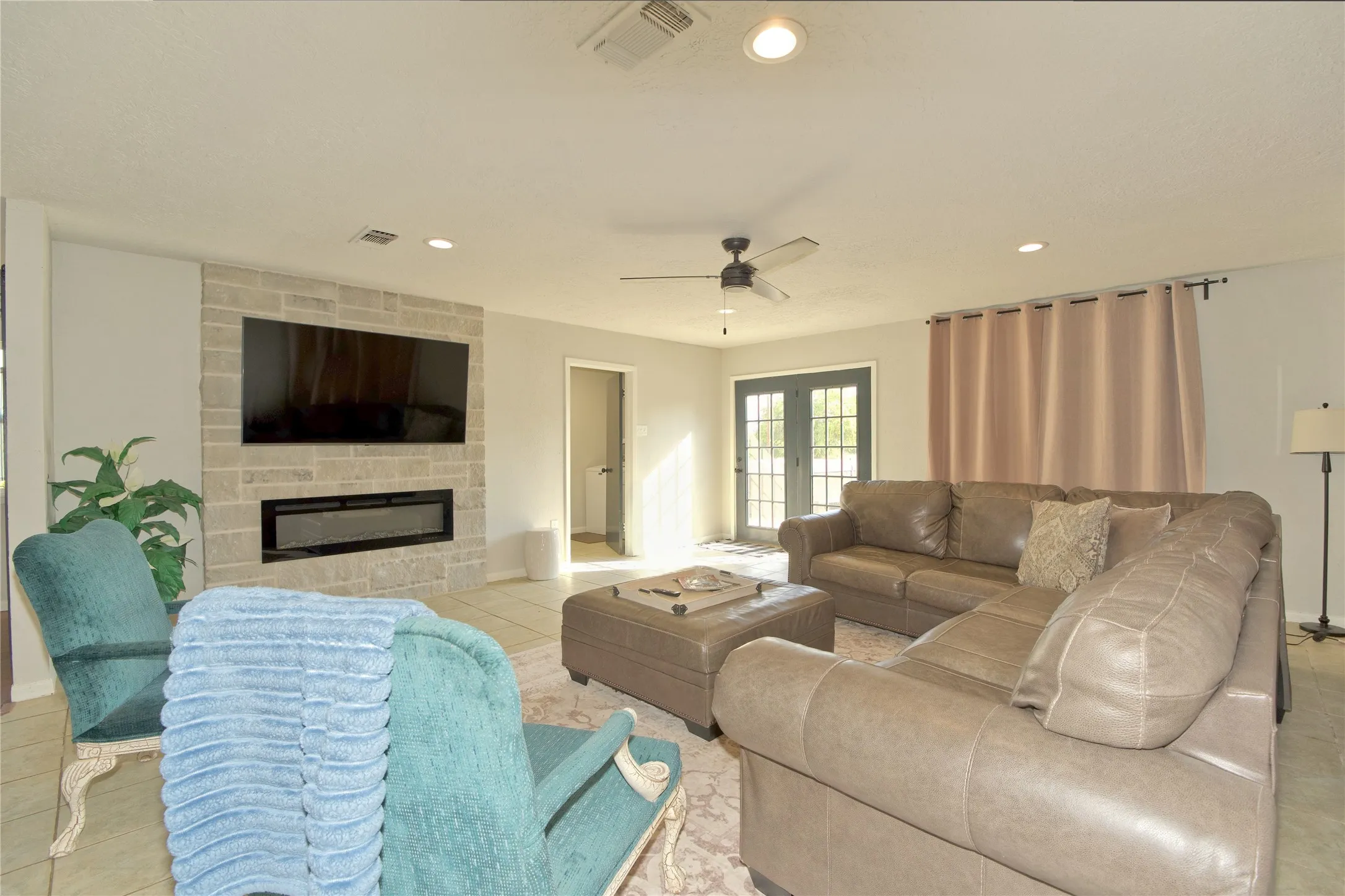 Single Family Residence For Sale in Montague County , 153 Wagner Road, St Jo, Texas 76265, 4 Bedroom, 3 Bathroom, 3 Garage spaces, 2,188 Sqft, built in 1980, mls#21382967, Real Estate Agent in St Jo, Homes For Sale in Montague county, Homes For Sale in St Jo, Realtor in St Jo Texas, Real Estate Brokerage Independent Realty Texas, Luminita Cordes Realtor