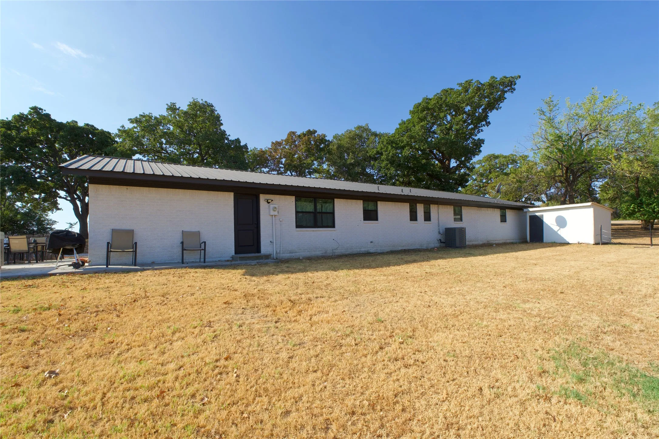 Single Family Residence For Sale in Montague County , 153 Wagner Road, St Jo, Texas 76265, 4 Bedroom, 3 Bathroom, 3 Garage spaces, 2,188 Sqft, built in 1980, mls#21382967, Real Estate Agent in St Jo, Homes For Sale in Montague county, Homes For Sale in St Jo, Realtor in St Jo Texas, Real Estate Brokerage Independent Realty Texas, Luminita Cordes Realtor