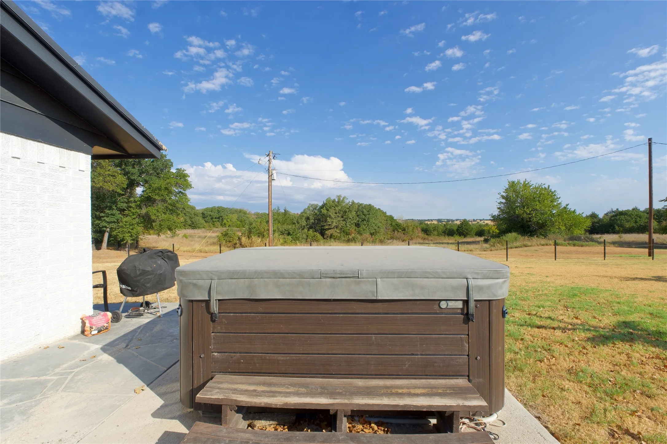 Single Family Residence For Sale in Montague County , 153 Wagner Road, St Jo, Texas 76265, 4 Bedroom, 3 Bathroom, 3 Garage spaces, 2,188 Sqft, built in 1980, mls#21382967, Real Estate Agent in St Jo, Homes For Sale in Montague county, Homes For Sale in St Jo, Realtor in St Jo Texas, Real Estate Brokerage Independent Realty Texas, Luminita Cordes Realtor