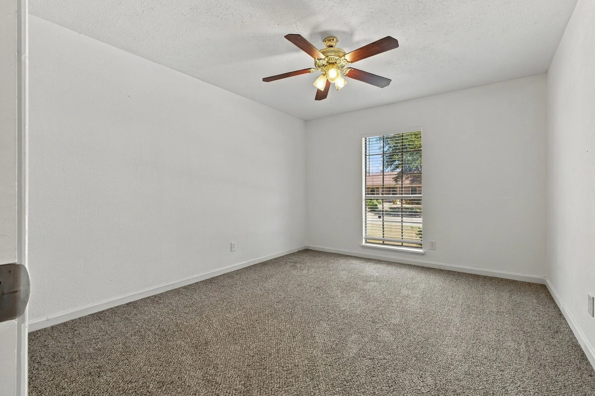 Single Family Residence For Sale in Collin County , 932 Grand Teton Drive, Plano, Texas 75023, 3 Bedroom, 2 Bathroom, 2 Garage spaces, 1,862 Sqft, built in 1979, mls#21383729, Real Estate Agent in Plano, Homes For Sale in Collin county, Homes For Sale in Plano, Realtor in Plano Texas, Real Estate Brokerage Independent Realty Texas, Luminita Cordes Realtor