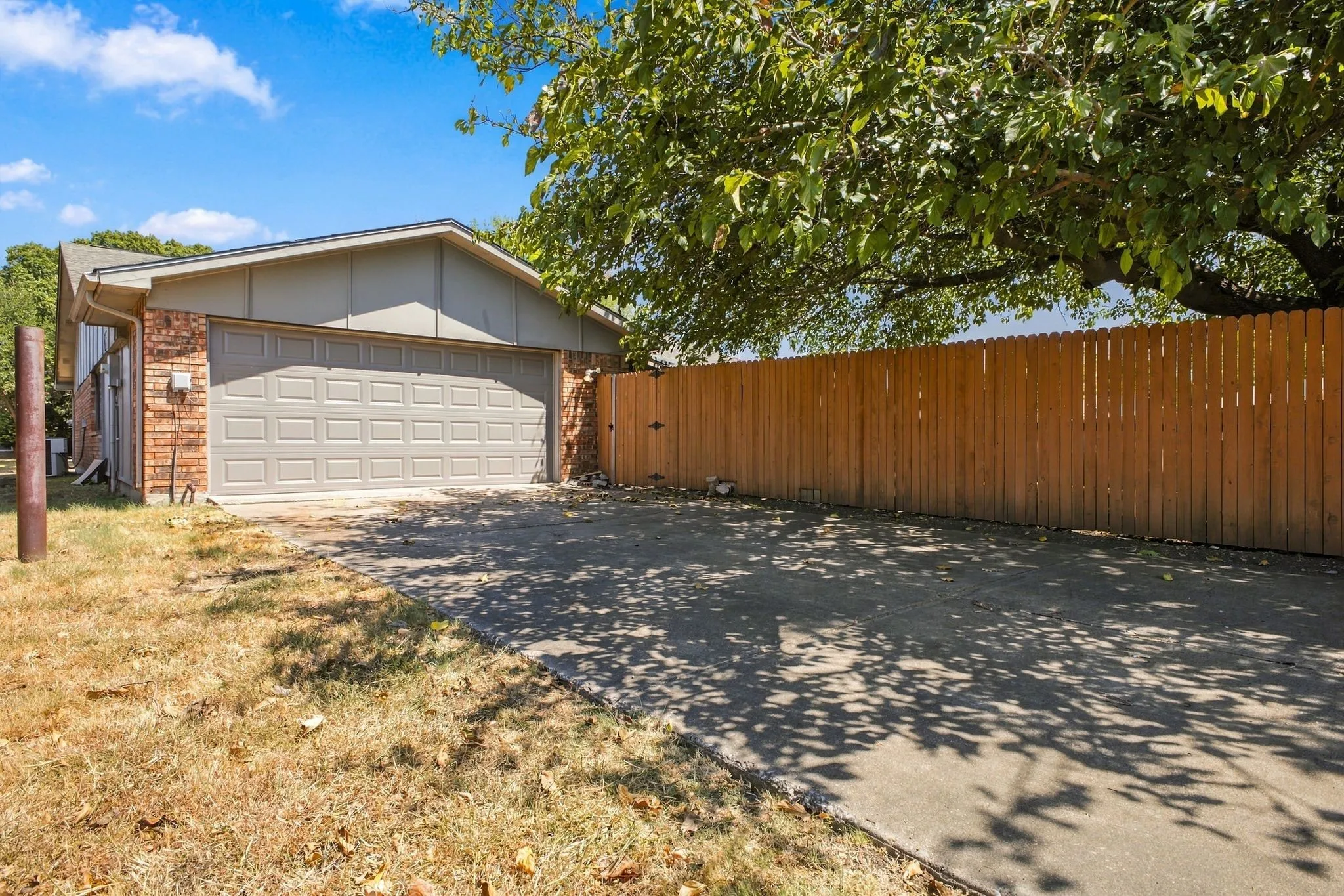 Single Family Residence For Sale in Collin County , 932 Grand Teton Drive, Plano, Texas 75023, 3 Bedroom, 2 Bathroom, 2 Garage spaces, 1,862 Sqft, built in 1979, mls#21383729, Real Estate Agent in Plano, Homes For Sale in Collin county, Homes For Sale in Plano, Realtor in Plano Texas, Real Estate Brokerage Independent Realty Texas, Luminita Cordes Realtor