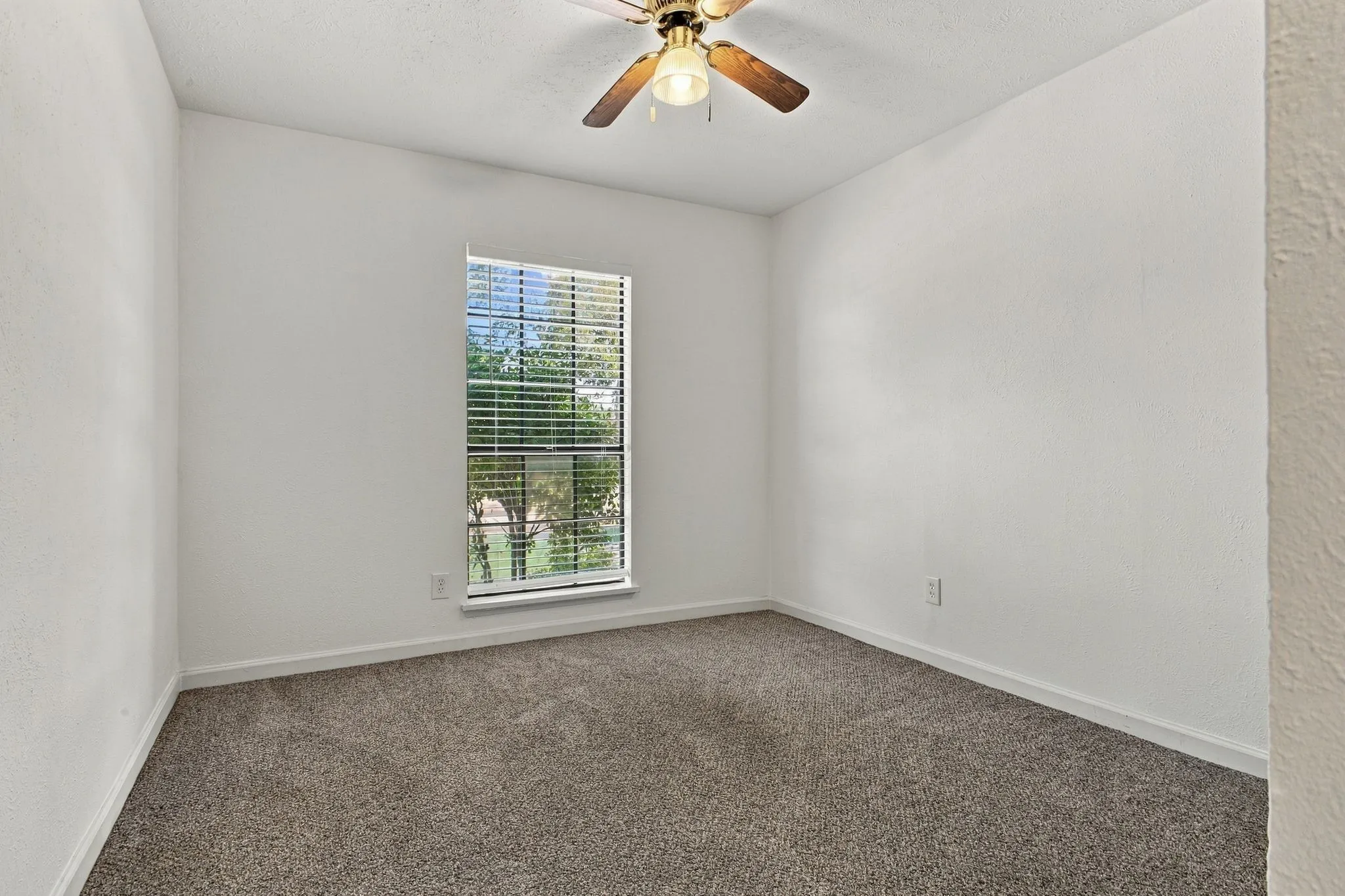 Single Family Residence For Sale in Collin County , 932 Grand Teton Drive, Plano, Texas 75023, 3 Bedroom, 2 Bathroom, 2 Garage spaces, 1,862 Sqft, built in 1979, mls#21383729, Real Estate Agent in Plano, Homes For Sale in Collin county, Homes For Sale in Plano, Realtor in Plano Texas, Real Estate Brokerage Independent Realty Texas, Luminita Cordes Realtor