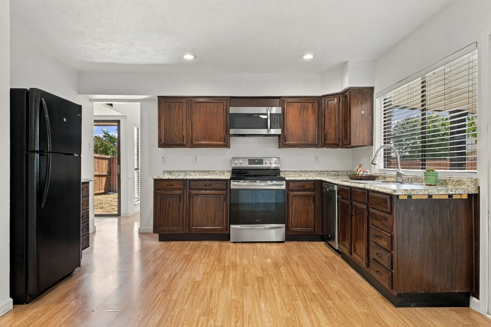 Single Family Residence For Sale in Collin County , 932 Grand Teton Drive, Plano, Texas 75023, 3 Bedroom, 2 Bathroom, 2 Garage spaces, 1,862 Sqft, built in 1979, mls#21383729, Real Estate Agent in Plano, Homes For Sale in Collin county, Homes For Sale in Plano, Realtor in Plano Texas, Real Estate Brokerage Independent Realty Texas, Luminita Cordes Realtor