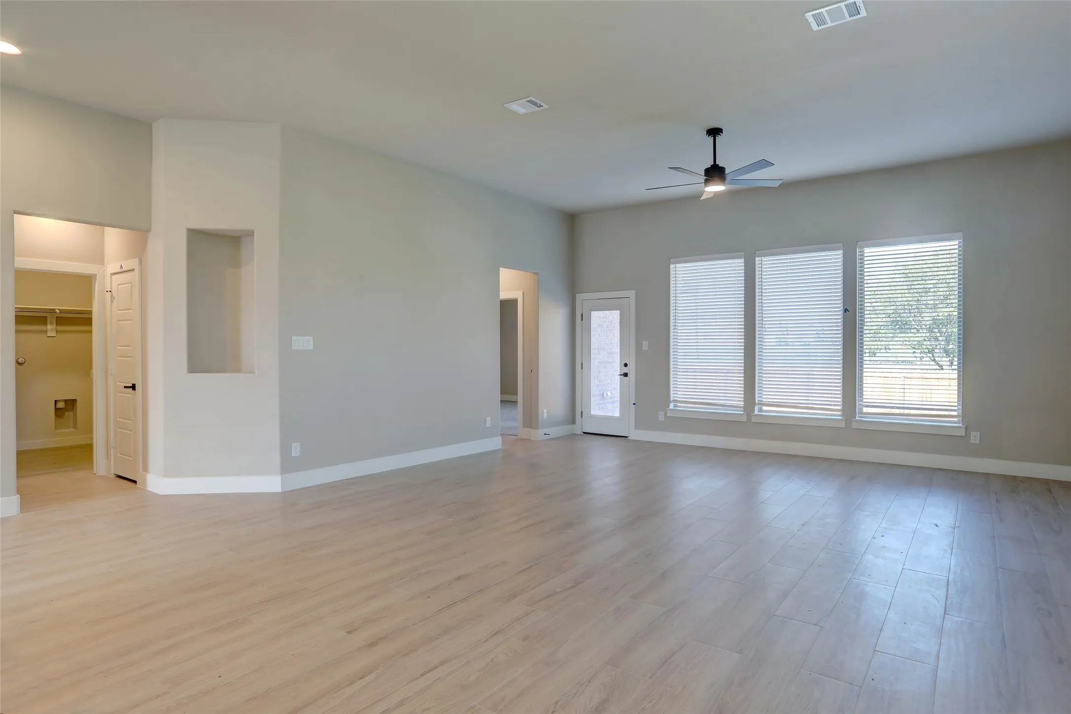 Single Family Residence For Sale in Collin County , 202 Pennington Road, Josephine, Texas 75173, 3 Bedroom, 2 Bathroom, 3 Garage spaces, 1,854 Sqft, built in 2025, mls#21385648, Real Estate Agent in Josephine, Homes For Sale in Collin county, Homes For Sale in Josephine, Realtor in Josephine Texas, Real Estate Brokerage Independent Realty Texas, Luminita Cordes Realtor