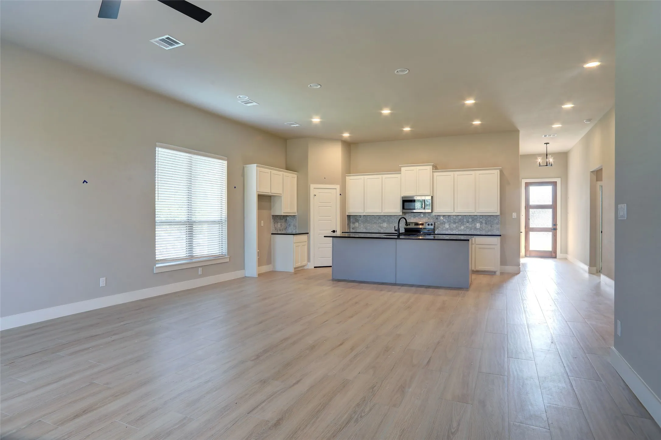 Single Family Residence For Sale in Collin County , 202 Pennington Road, Josephine, Texas 75173, 3 Bedroom, 2 Bathroom, 3 Garage spaces, 1,854 Sqft, built in 2025, mls#21385648, Real Estate Agent in Josephine, Homes For Sale in Collin county, Homes For Sale in Josephine, Realtor in Josephine Texas, Real Estate Brokerage Independent Realty Texas, Luminita Cordes Realtor