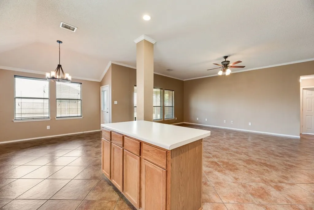 Single Family Residence For Sale in Kaufman County , 118 Aspenwood Trail, Forney, Texas 75126, 4 Bedroom, 2 Bathroom, 2 Garage spaces, 1,868 Sqft, built in 2004, mls#21385649, Real Estate Agent in Forney, Homes For Sale in Kaufman county, Homes For Sale in Forney, Realtor in Forney Texas, Real Estate Brokerage Independent Realty Texas, Luminita Cordes Realtor